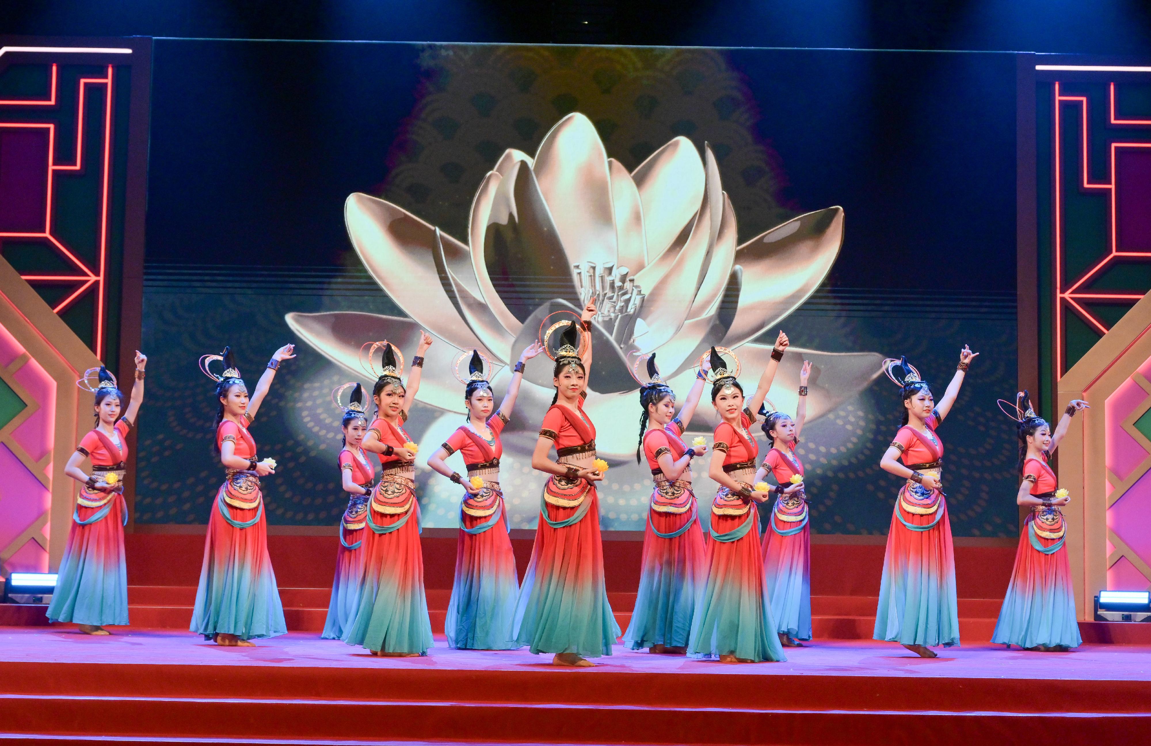 The Education Bureau today (September 24) held the "Love Our Home, Treasure Our Country" – Celebration of the 75th Anniversary of the Founding of the People's Republic of China and Joint School National Education Activities Kick-off Ceremony. Photo shows students performing a traditional Chinese dance at the ceremony.