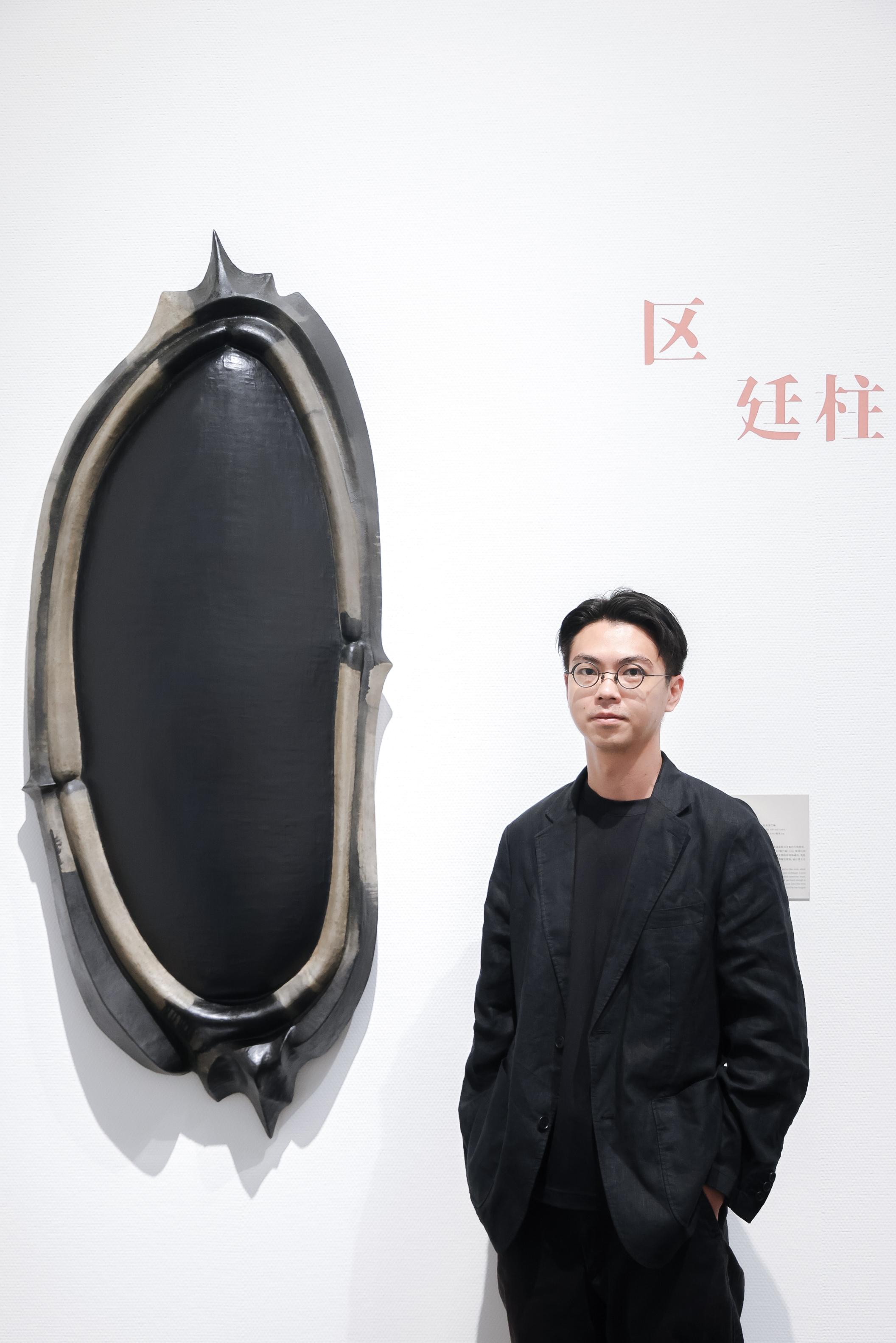 Co-organised by the Art Promotion Office and the Shenzhen Fringe Art Center, the first exhibition, "New Dynamics of Qi Yun" of the "Ink Art Ensembles" exhibition series in the Greater Bay Area, is on display until November 6 at the Shenzhen Art Museum. Photo shows Mainland artist Ou Tingzhu and his artwork "Oyster Mirror".