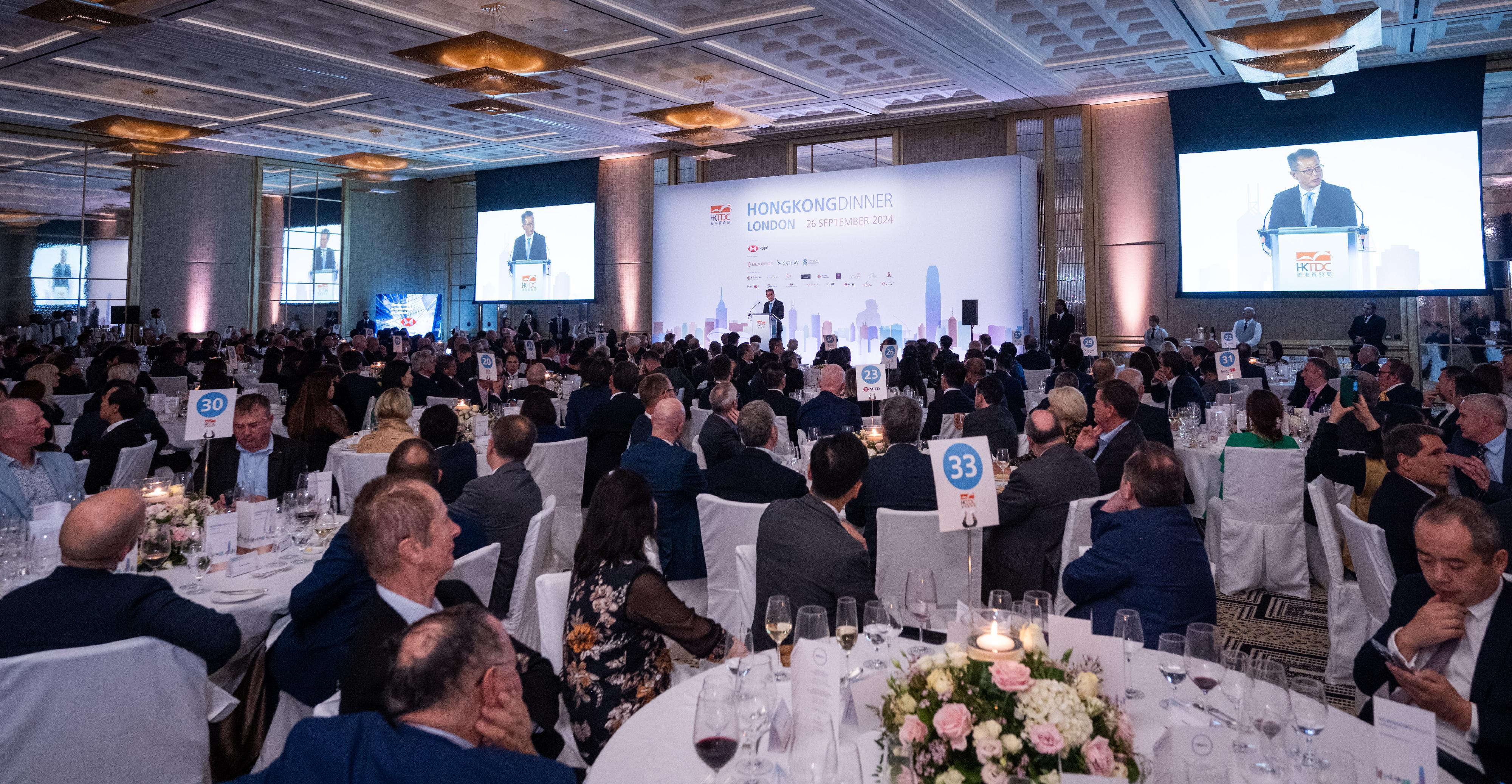 The Financial Secretary, Mr Paul Chan, delivers a keynote speech at the Hong Kong Dinner organised by the Hong Kong Trade Development Council in London yesterday (September 26, London time).