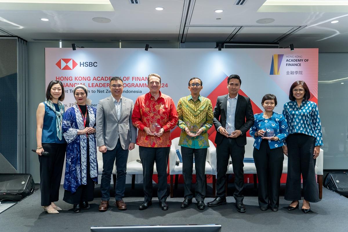 The Financial Leaders Programme cohorts have engaging discussions with corporates in Jakarta discussing on "Client Transition to Net Zero in Indonesia".