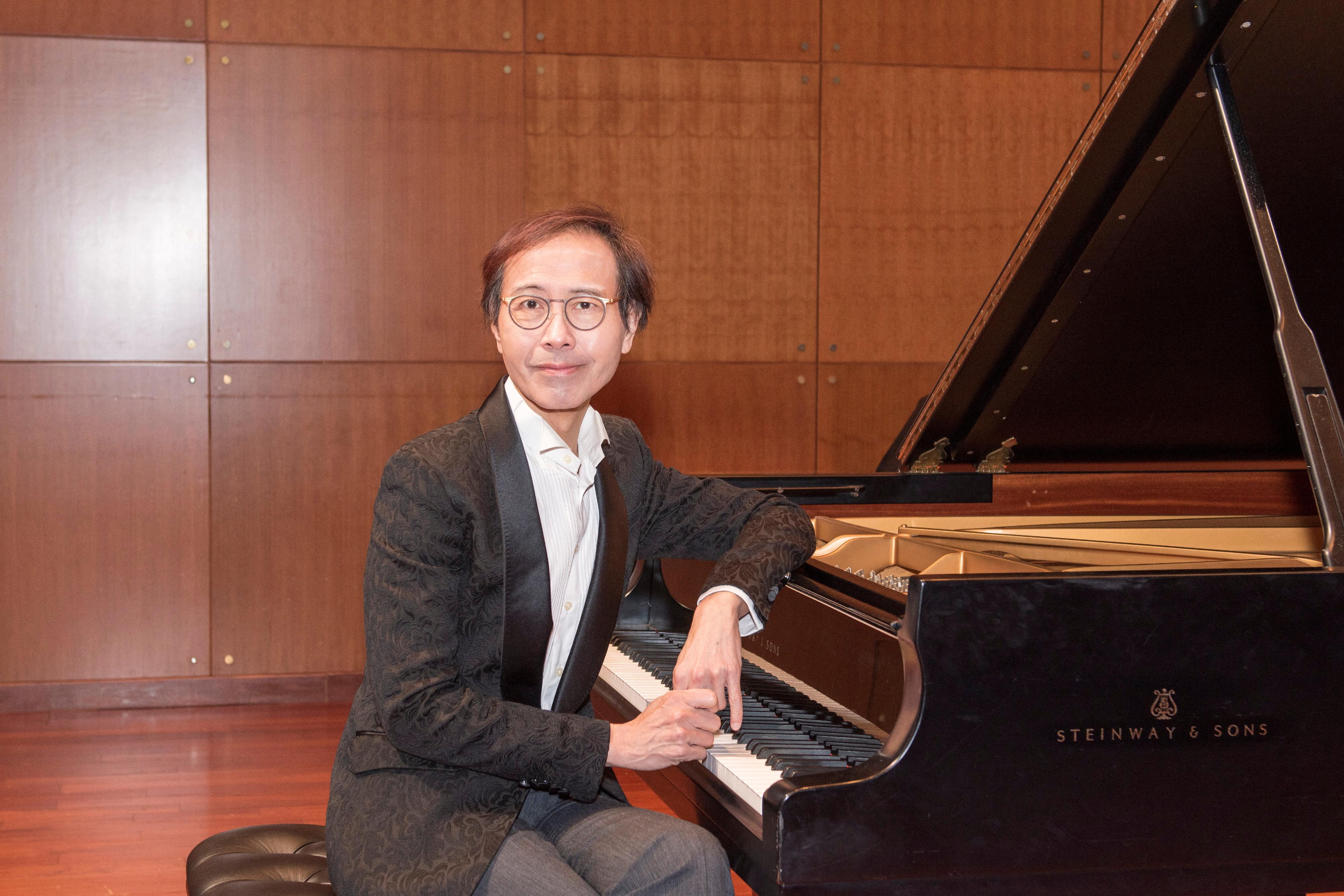 The Leisure and Cultural Services Department's "Hong Kong Artists" Series will present Piano Duo Recital by Stephen Wong and Amy Sze in November. Photo shows Wong.
