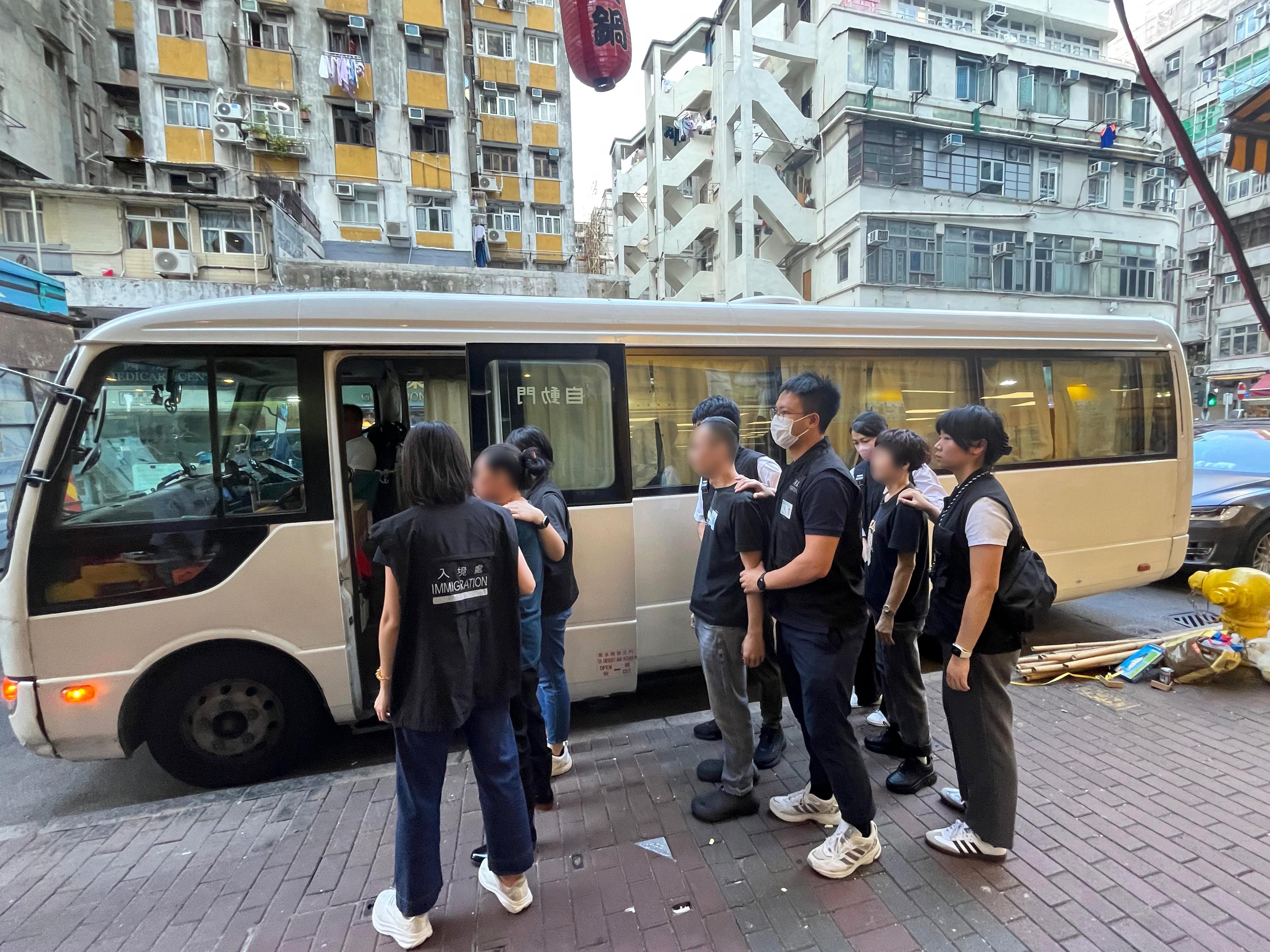 The Immigration Department mounted a series of territory-wide anti-illegal worker operations codenamed "Contribute", "Fastrack", "Lightshadow" and "Twilight", and a joint operation with the Hong Kong Police Force codenamed "Windsand", on September 30, October 2 and yesterday (October 3). Photo shows suspected illegal workers arrested during an operation.