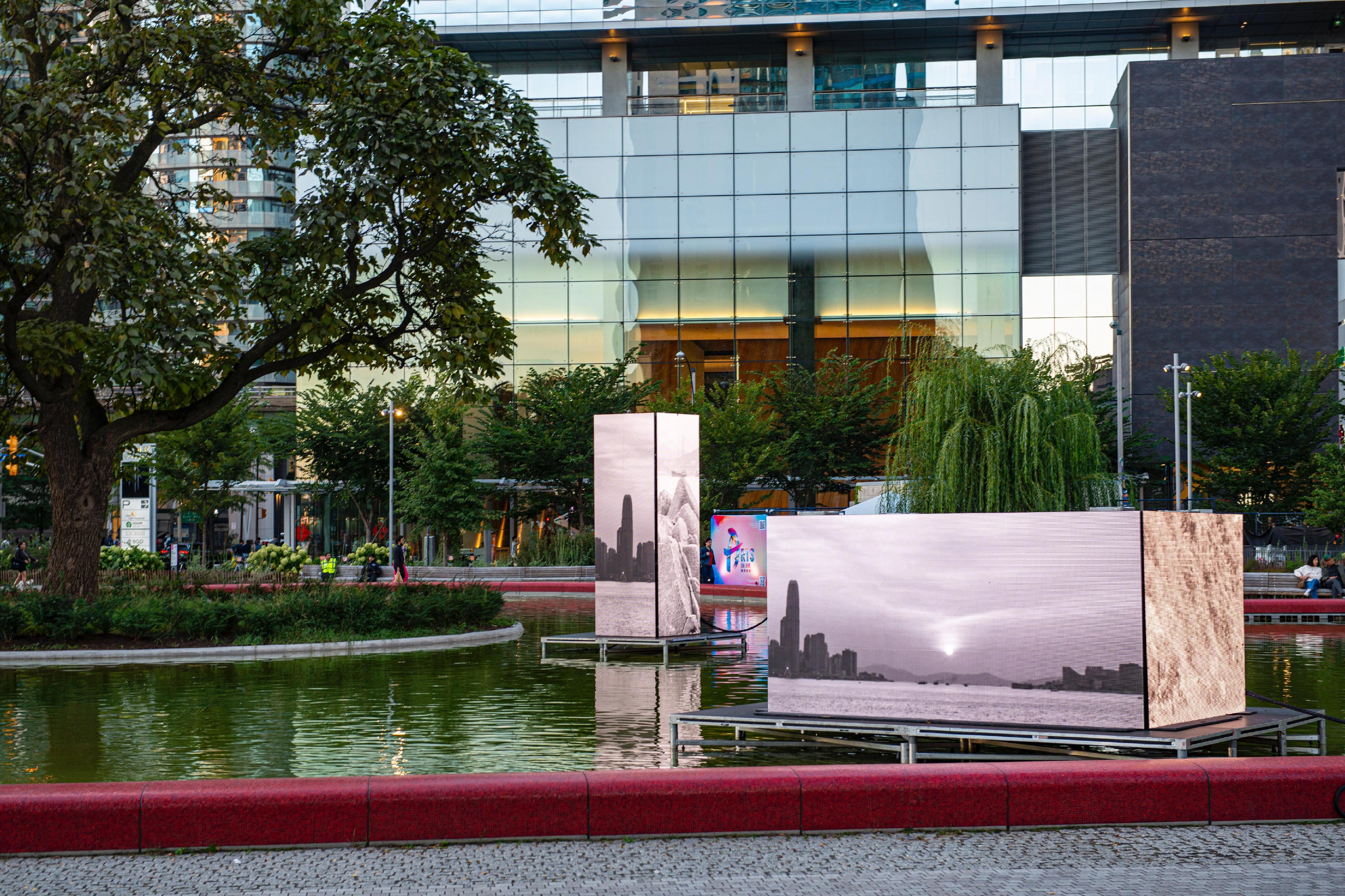 Nuit Blanche featured "Dim Sum without Distance", a cross-cultural art installation at Love Park in Toronto, Canada on October 5 and 6 (Toronto time).