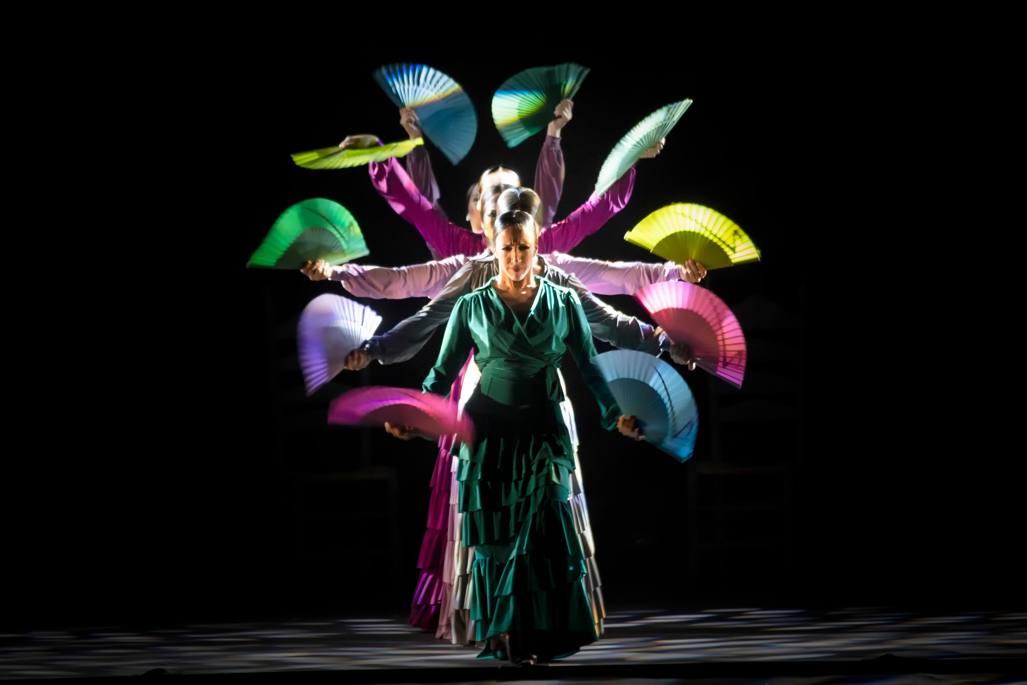 World-renowned Spanish flamenco diva Sara Baras will visit Hong Kong and bring her company's latest creation, "Vuela", for its Asian premiere in December. Photo shows "Vuela" (Source of photo: Sofia Wittert).