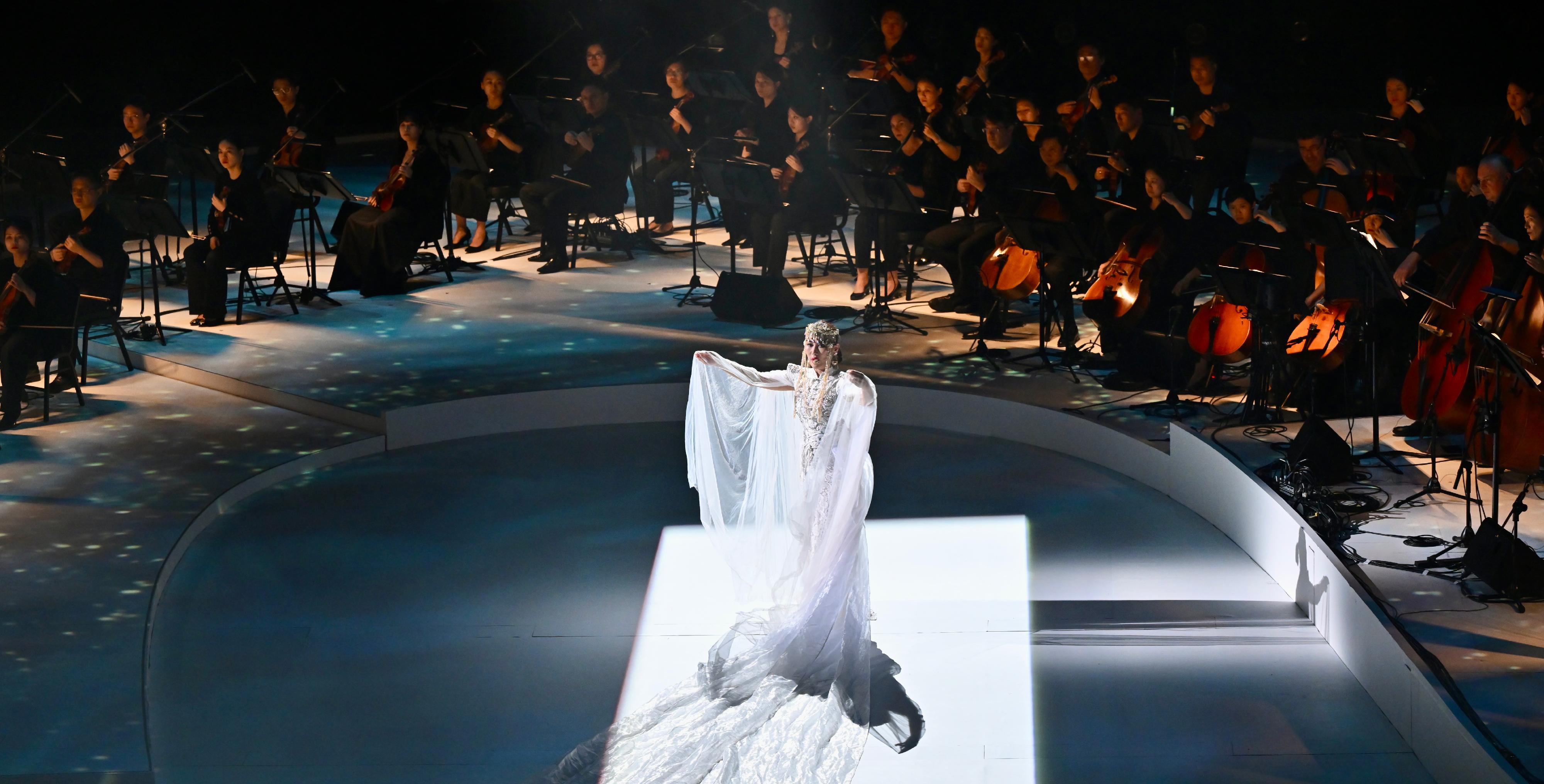 The opening programme of the 4th Guangdong-Hong Kong-Macao Greater Bay Area Culture and Arts Festival, "Sound River", staged today (October 19) at the Hong Kong Coliseum. Photo shows indigenous singer Wuyuntana.  