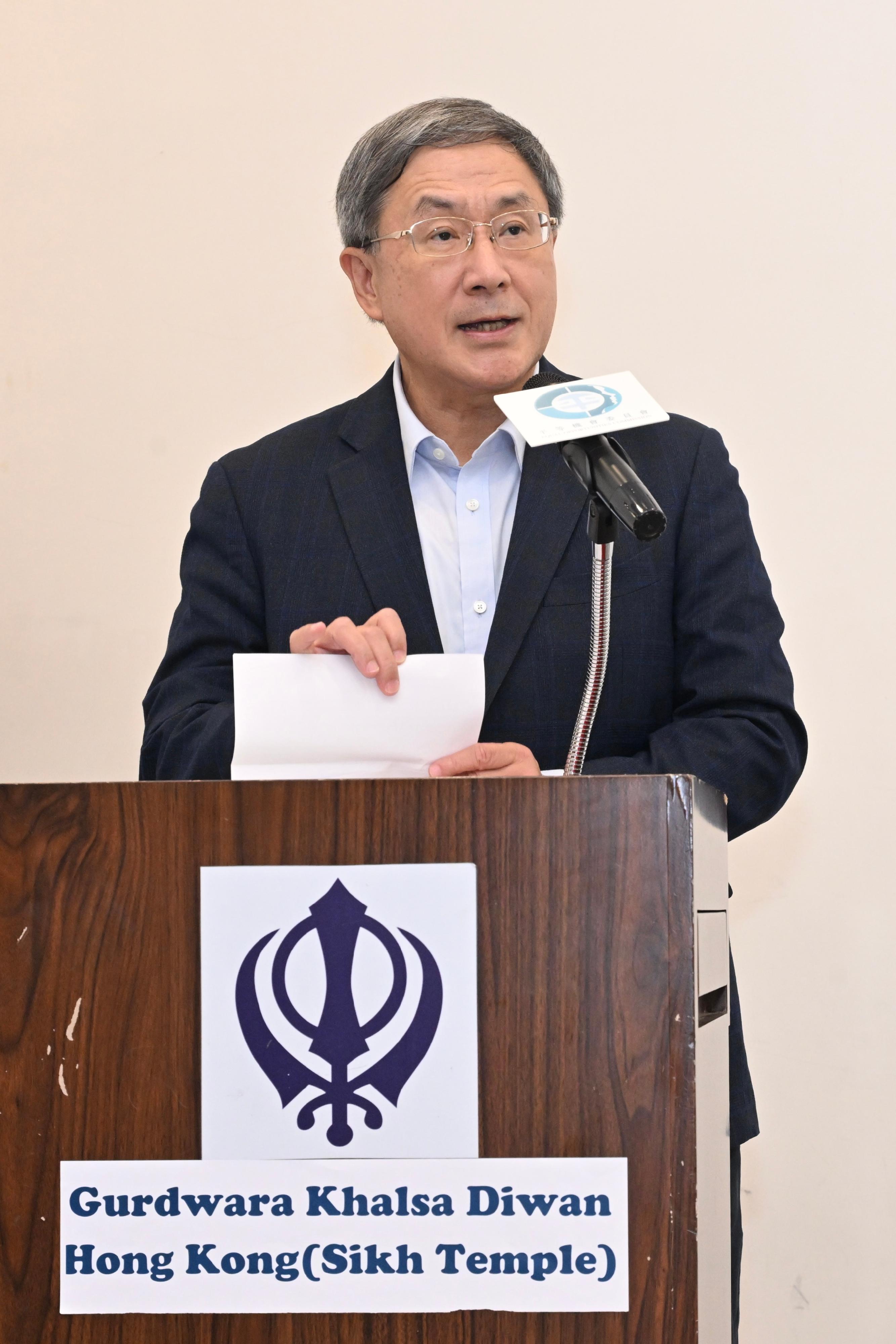 The Deputy Chief Secretary for Administration, Mr Cheuk Wing-hing, speaks at the Racial Diversity and Inclusion Recruitment Fair today (October 20).