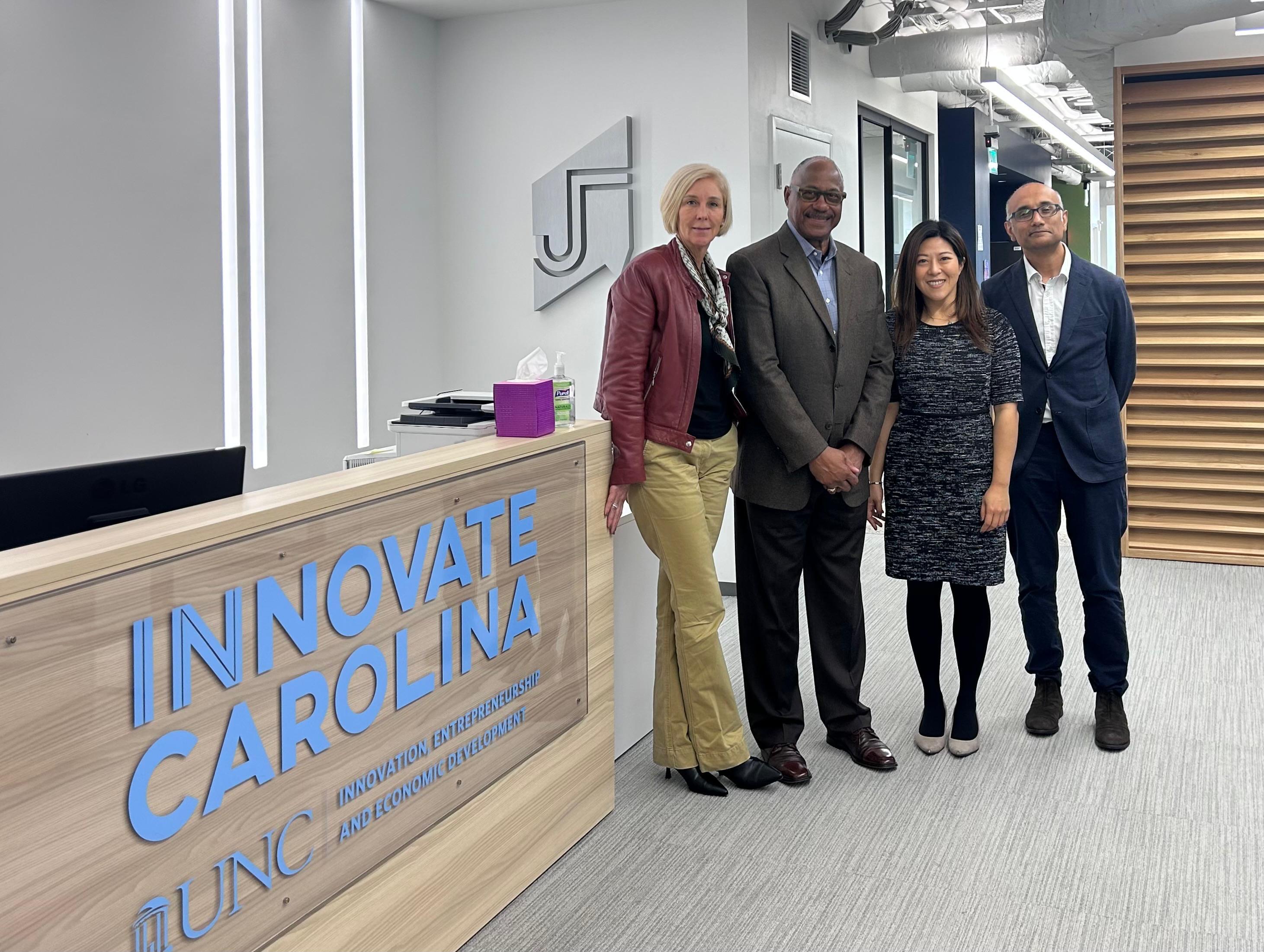 （左至右） Innovate Carolina負責經濟發展及創新中心的總監Sheryl Waddell、Innovate Carolina主理新合作項目的總監Bryant Moore博士、何美智與紐約投資推廣署招商引才／投資推廣總監胡潤捷。