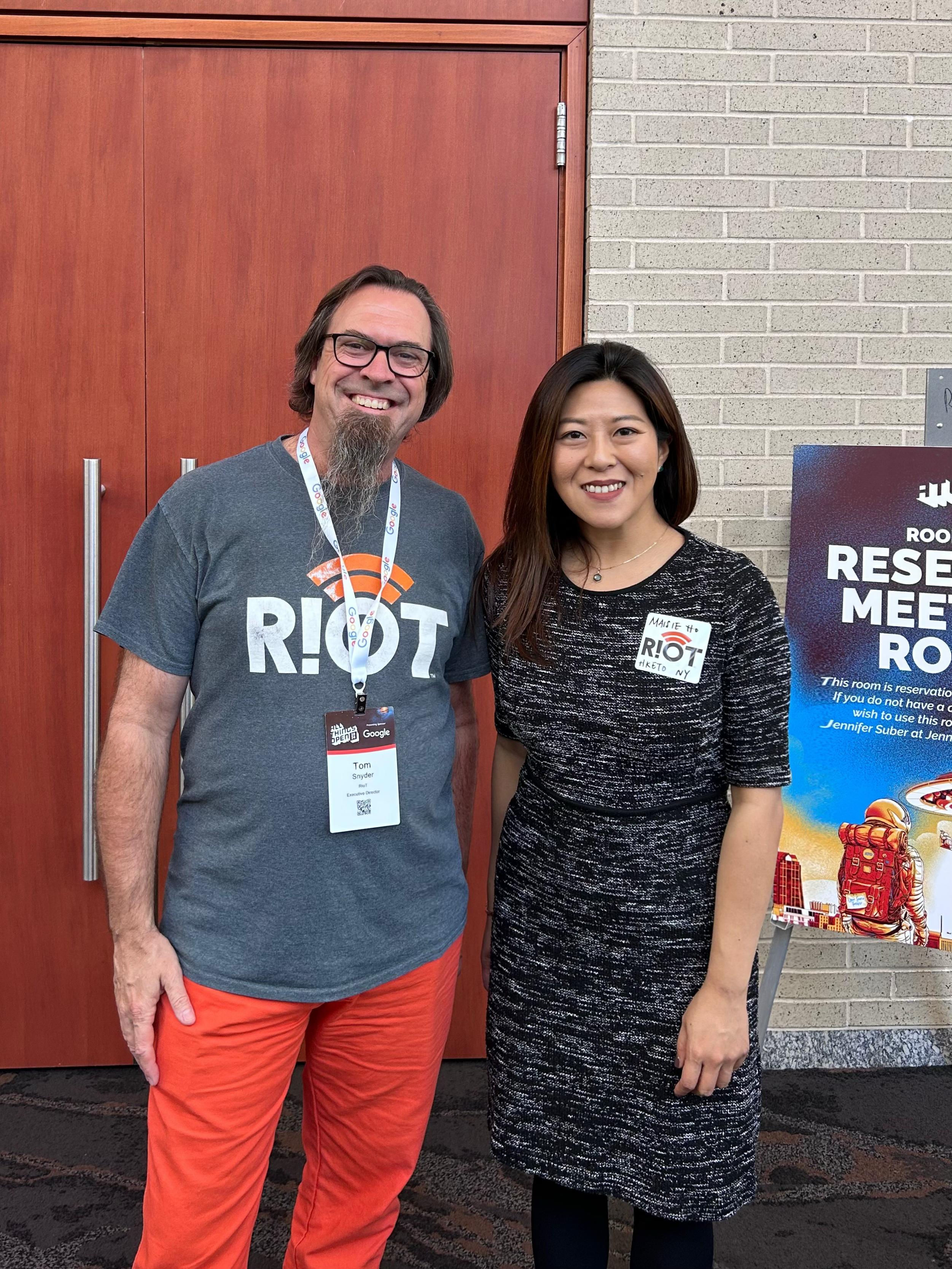 The Director of Hong Kong Economic and Trade Office, New York, Ms Maisie Ho, visited Raleigh, North Carolina on October 28 and 29 (Raleigh time), to strengthen business ties with local business, technology and education interlocutors. Photo shows Ms Ho (right) with the Executive Director of Raleigh Internet of Things, Mr Thomas Snyder (left).