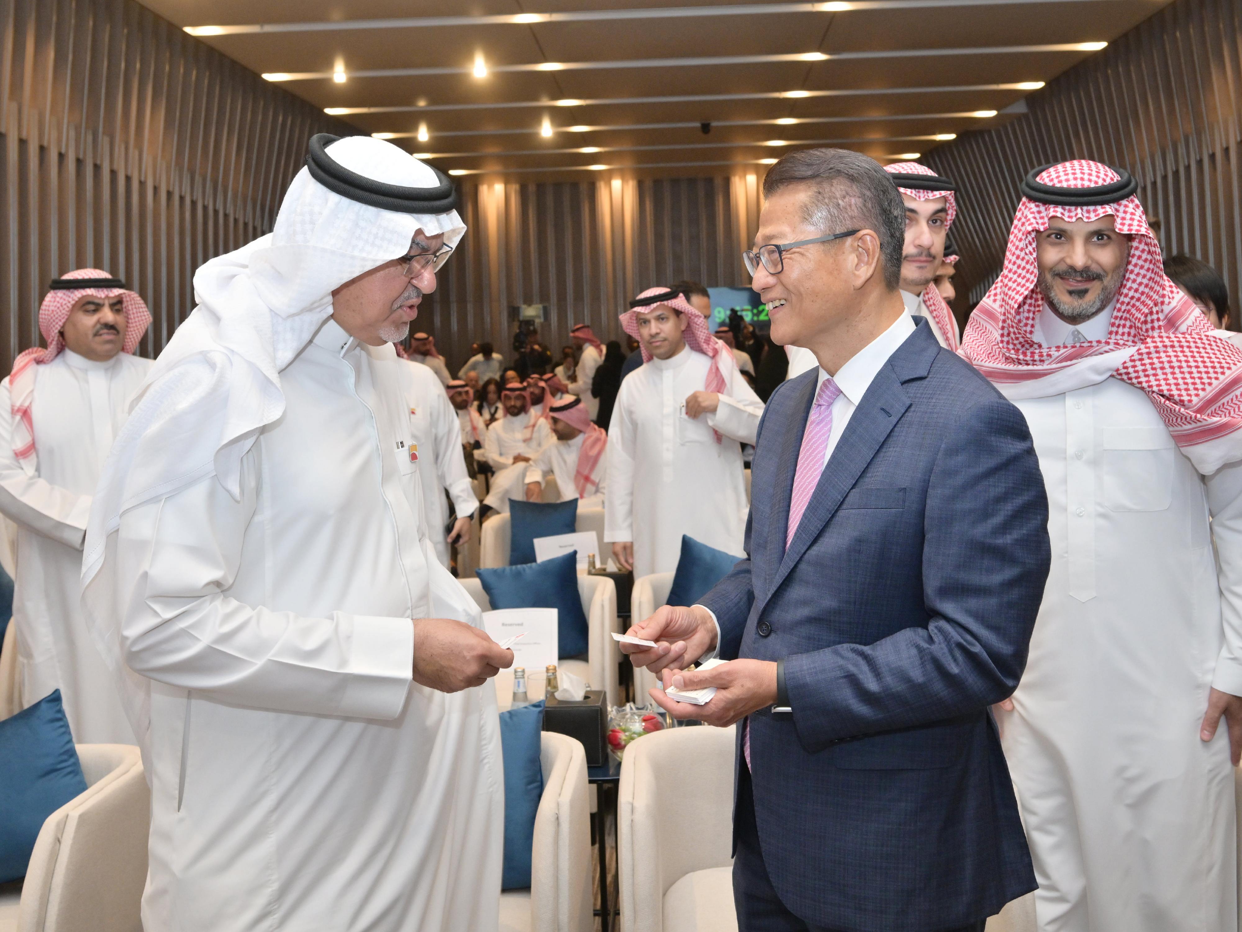 The Financial Secretary, Mr Paul Chan, attended the listing ceremony of the Albilad CSOP MSCI Hong Kong China Equity ETF (exchange-traded fund) on the Saudi Exchange in Riyadh, Saudi Arabia,  today (October 30, Riyadh time). Photo shows Mr Chan (right) in conversation with the Chairman of the Board of Directors for Bank Albilad, Mr Nasser AlSubaiei (left).