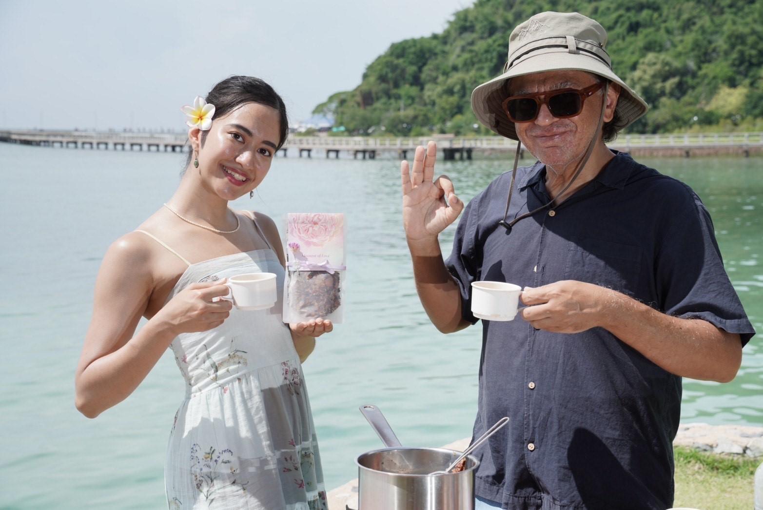 The participatory theatre production "Post Capitalistic Auction" of the Asia+ Festival will be staged on November 16 and 17 at the Hong Kong City Hall Theatre. A total of eight artworks will be put up for bidding in two rounds of auction. Each round will feature four groups of artists. Thai artist Navin Rawanchaikul and his daughter Mari will meet the winning bidder before deciding the format of their work.