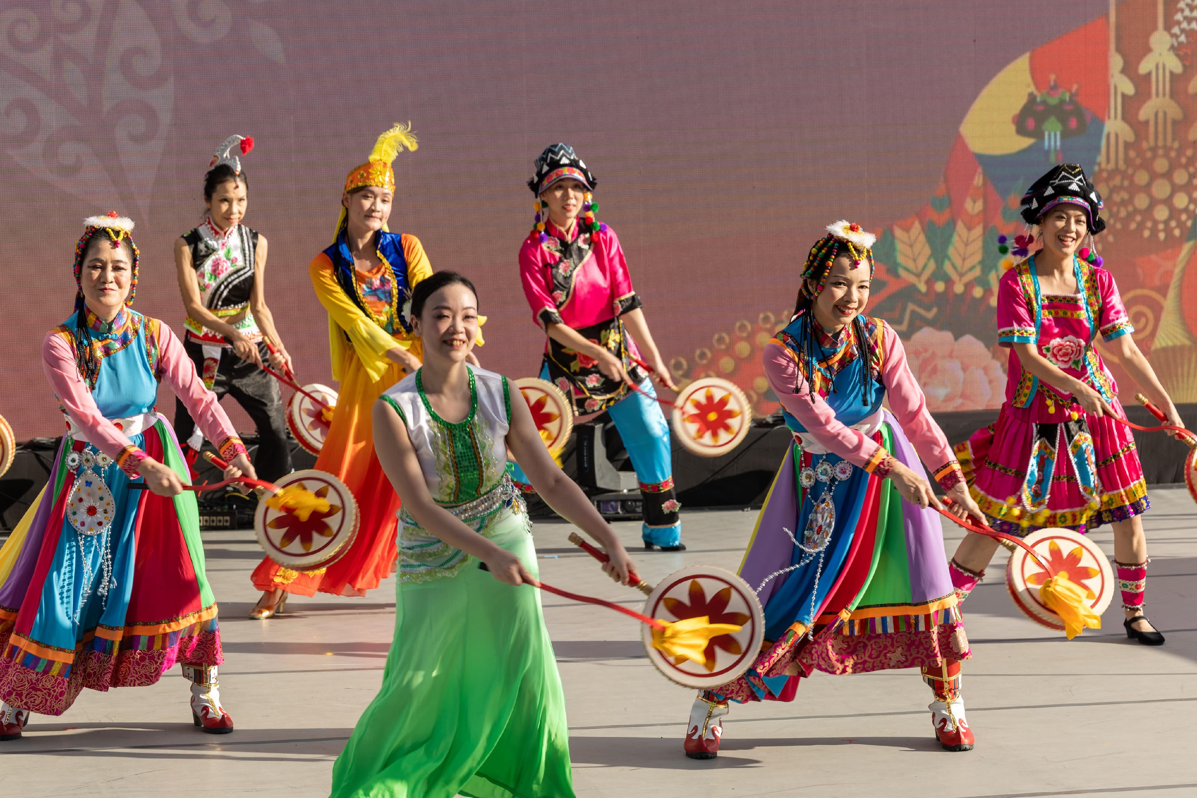 The Asian Ethnic Cultural Performances under the Asia+ Festival will take place on November 10 (Sunday), from 2pm to 6pm at Hong Kong Cultural Centre Piazza and Foyer. With "Celebration in Splendour" as its theme, this year's edition allows visitors to learn about how people of different nations celebrate milestones in their lives through folk music, dance, costume display, handicrafts and special delicacies.
