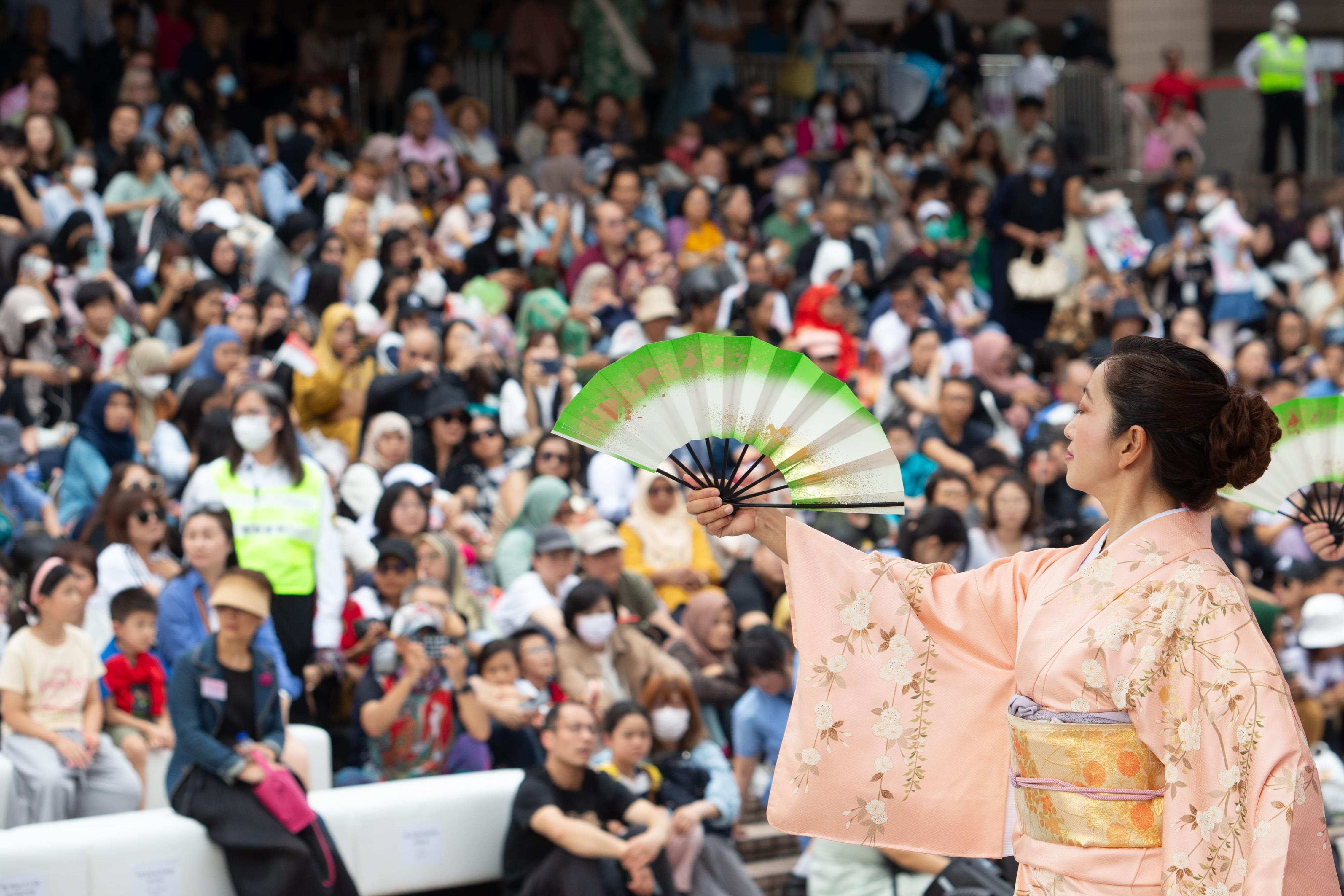 The Asian Ethnic Cultural Performances under the Asia+ Festival will take place on November 10 (Sunday), from 2pm to 6pm at Hong Kong Cultural Centre Piazza and Foyer. The event will showcase the cultural essence and artistic talent from over 20 Asian and Belt and Road countries and regions.