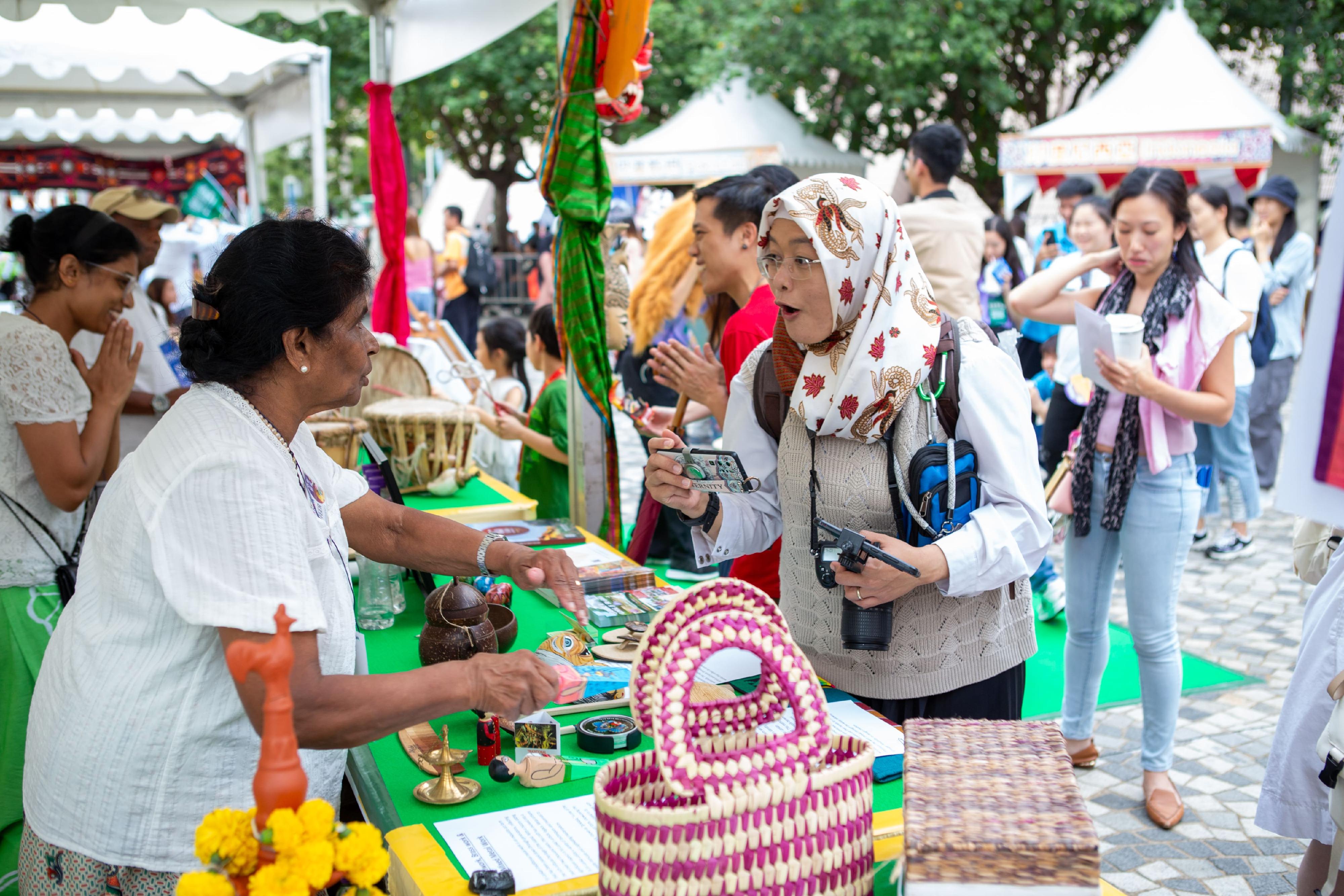 The Asian Ethnic Cultural Performances under the Asia+ Festival will take place on November 10 (Sunday), from 2pm to 6pm at Hong Kong Cultural Centre Piazza and Foyer. Members of the public can enjoy handicraft displays from many places, participate in a vast range of workshops, and have a brief taste of special snacks (while stock lasts). 
