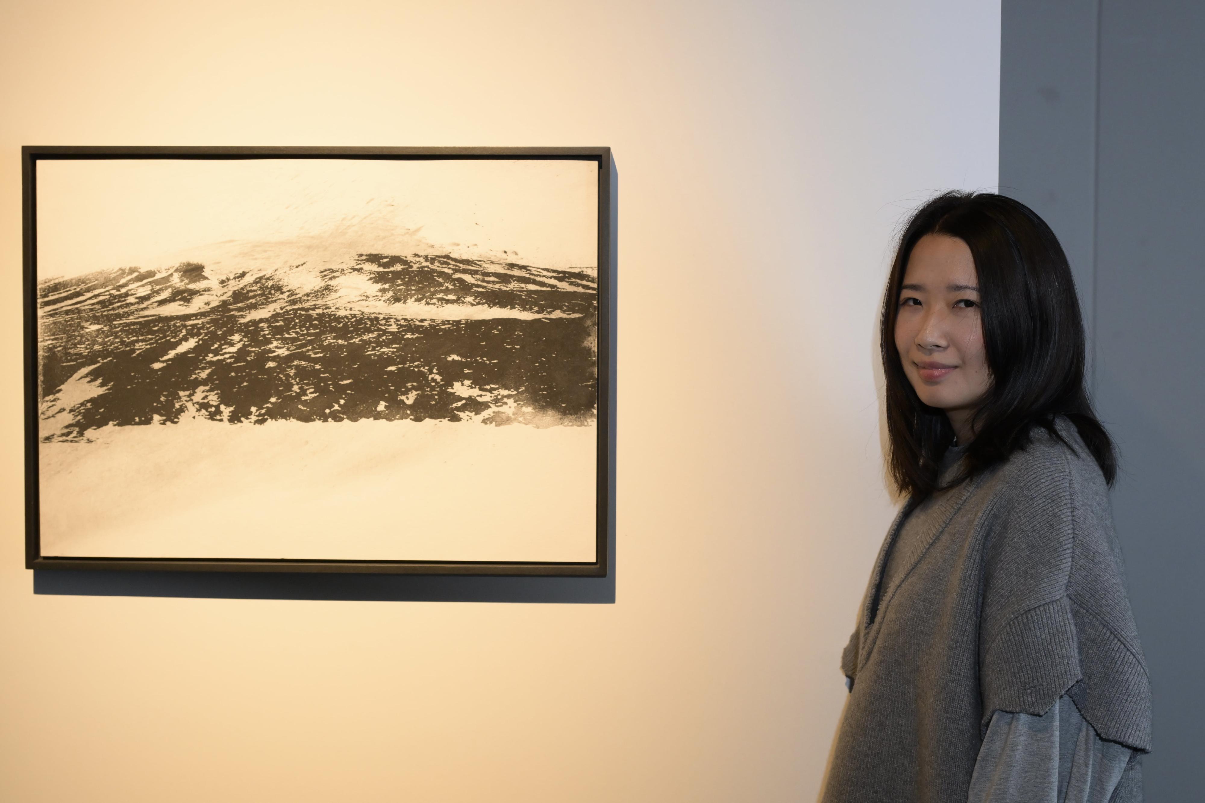  "Post Capitalistic Auction", a participatory theatre production under the Asia+ Festival, will be staged at Hong Kong City Hall Theatre on November 16 and 17. Photo shows one of the local artists, Carla Chan and her lot, at the auction preview held today (November 13).
