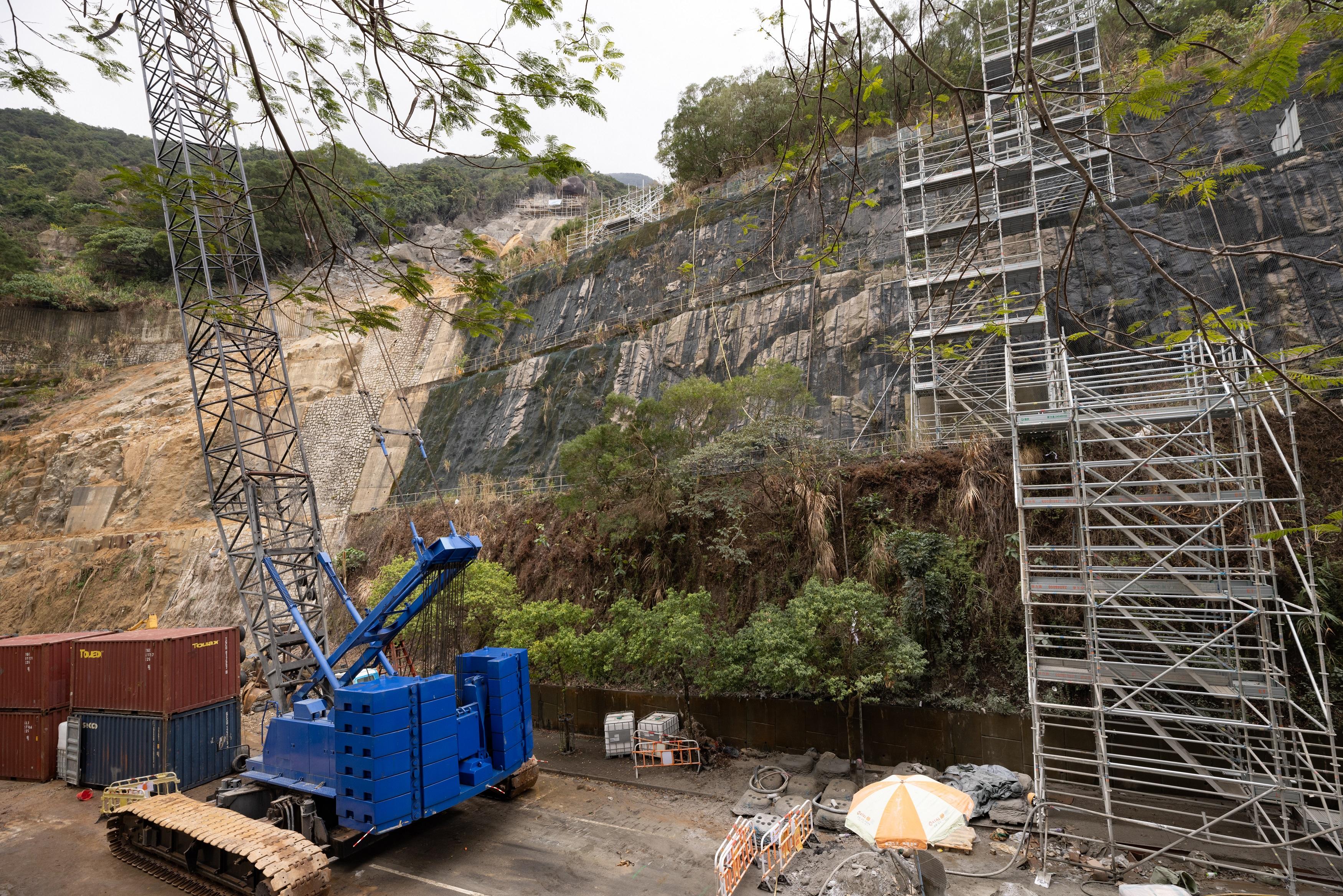 The Ombudsman, Mr Jack Chan, today (November 14) announced the launch of a direct investigation operation to examine the Government's monitoring and regulation of slope safety in detail.