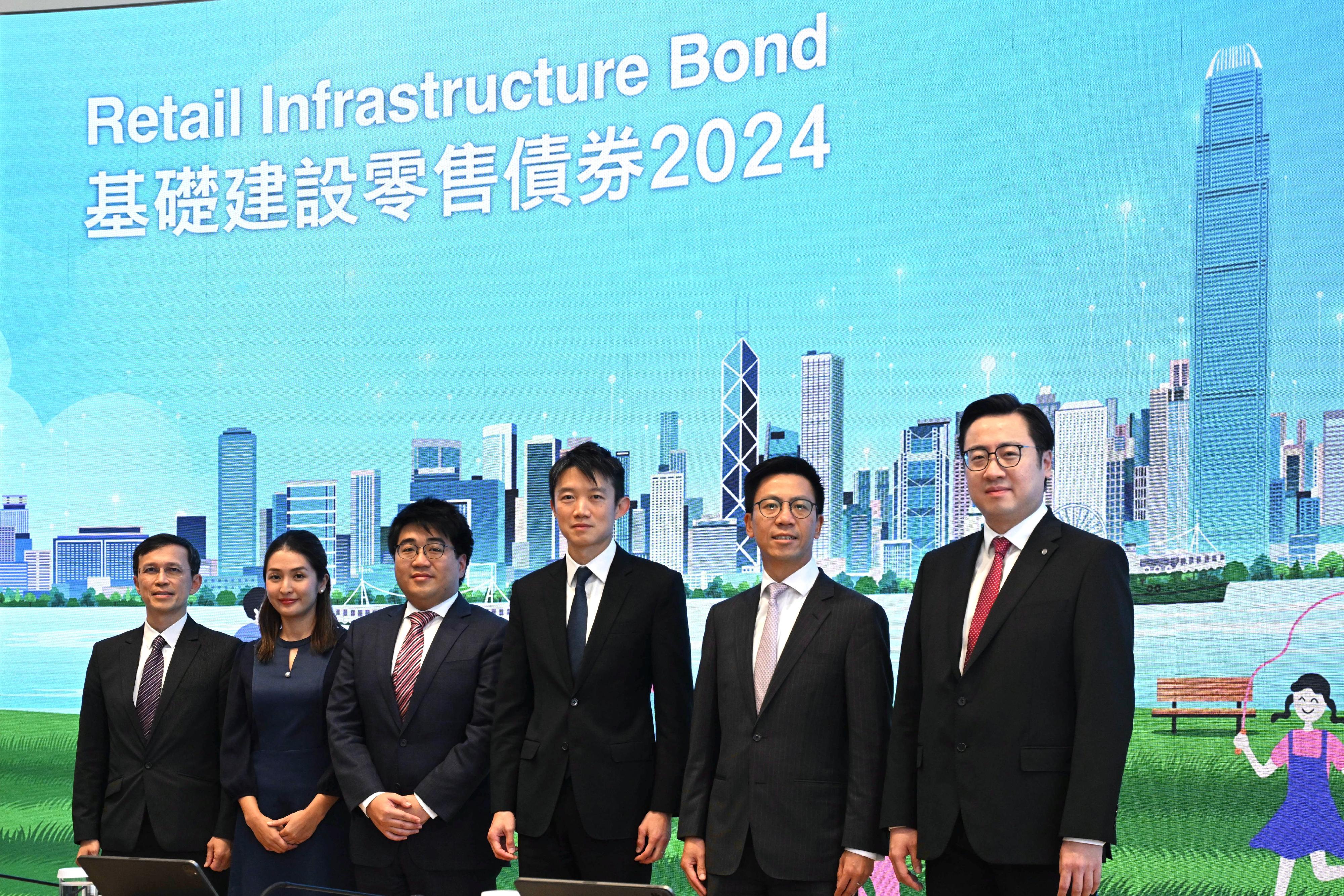 The Financial Services and the Treasury Bureau and the Hong Kong Monetary Authority (HKMA) jointly held a press conference today (November 15) on the launch of the Retail Infrastructure Bond. Photo shows the Executive Director (External) of the HKMA, Mr Kenneth Hui (third right); the Principal Assistant Secretary for Financial Services and the Treasury (Financial Services), Mr Justin To (third left); the Principal Assistant Secretary for Financial Services and the Treasury (Treasury) (Works), Ms Kimmey Ho (second left); the Principal Assistant Secretary (Project Capability and Strategy), Development Bureau, Mr Frankie Fung (first left); the Managing Director, Head of Greater China FX Cash and EM Rates, the Hongkong and Shanghai Banking Corporation Limited, Mr Wong Tsz-cheuk (second right); and the General Manager, Personal Digital Banking Product Department, the Bank of China (Hong Kong), Mr Arnold Chow (first right).