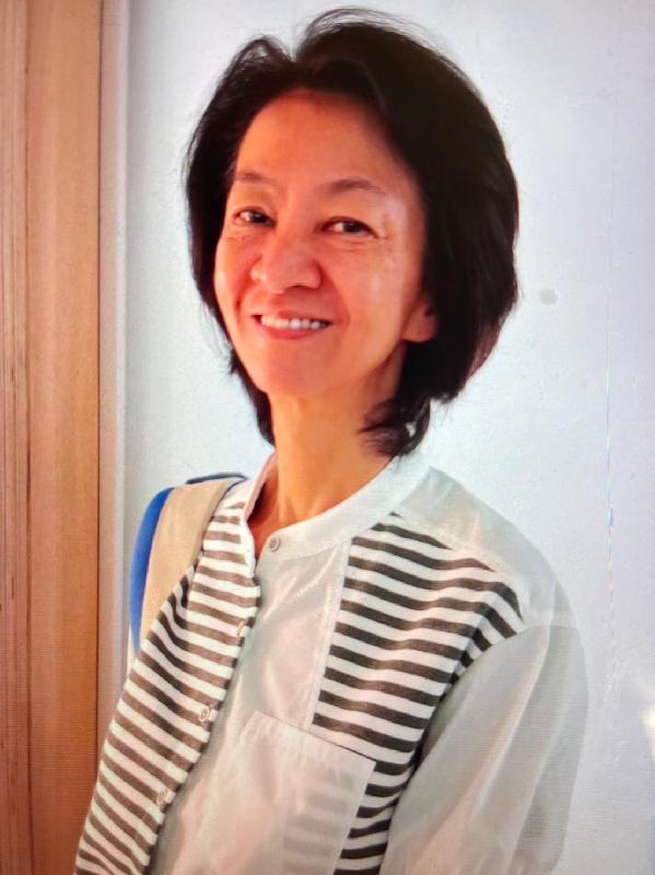 Tse Hing-chun May, aged 64, is 1.68 metres tall, about 50 kilograms in weight and of thin build. She has a pointed face with yellow complexion and short black hair. She was last seen wearing a pink jacket, dark jeans, white sports shoes and carrying a blue sling bag.
