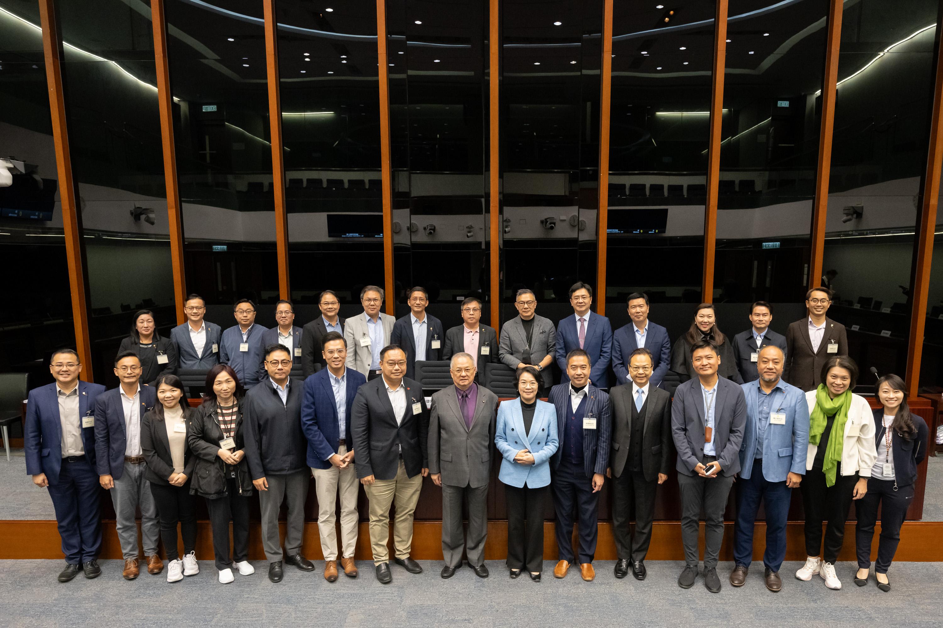 The Legislative Council (LegCo) Members met with the North District Council (DC) and Yau Tsim Mong DC members at the LegCo Complex today (November 22). Photo shows LegCo Members and members of the Yau Tsim Mong DC after the meeting.