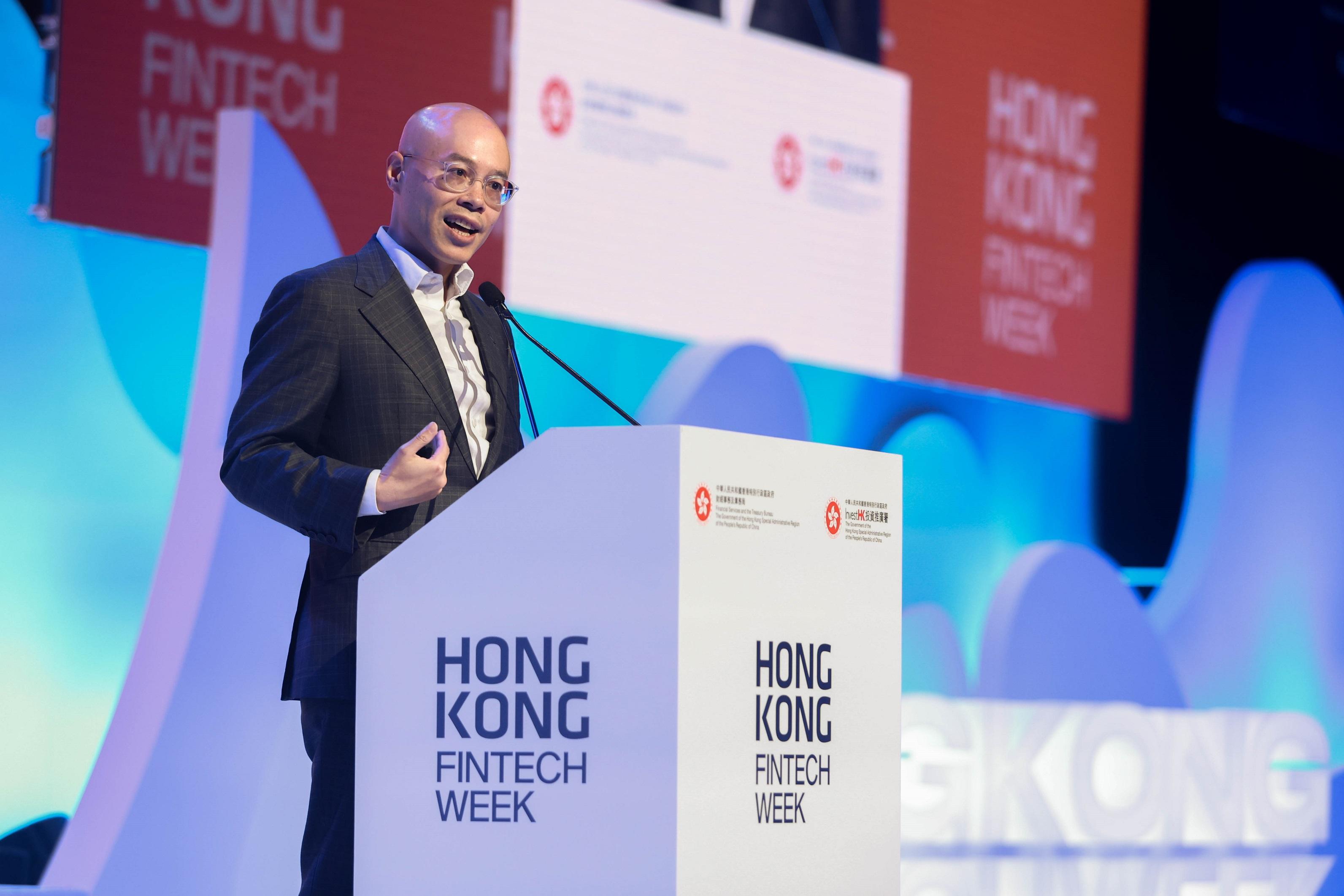 Photo shows the Executive Director, Intermediaries of the Securities and Futures Commission, Dr Eric Yip, delivering a keynote address at the main conference on October 28 of Hong Kong FinTech Week 2024.