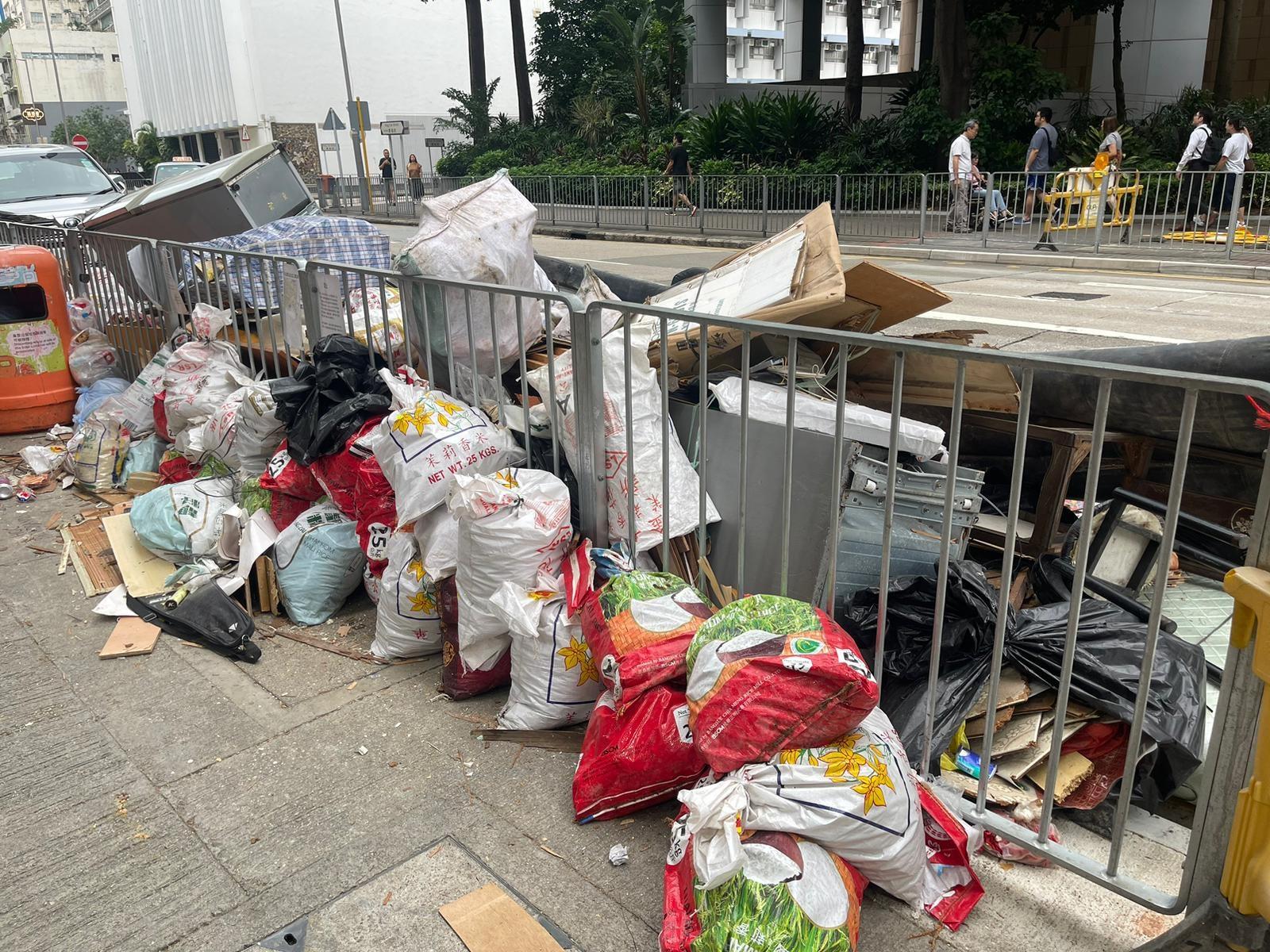 The Ombudsman, Mr Jack Chan, today (November 26) announced the launch of a direct investigation operation to examine the Government’s recycling service of construction waste and enforcement against illegal disposal of construction waste.