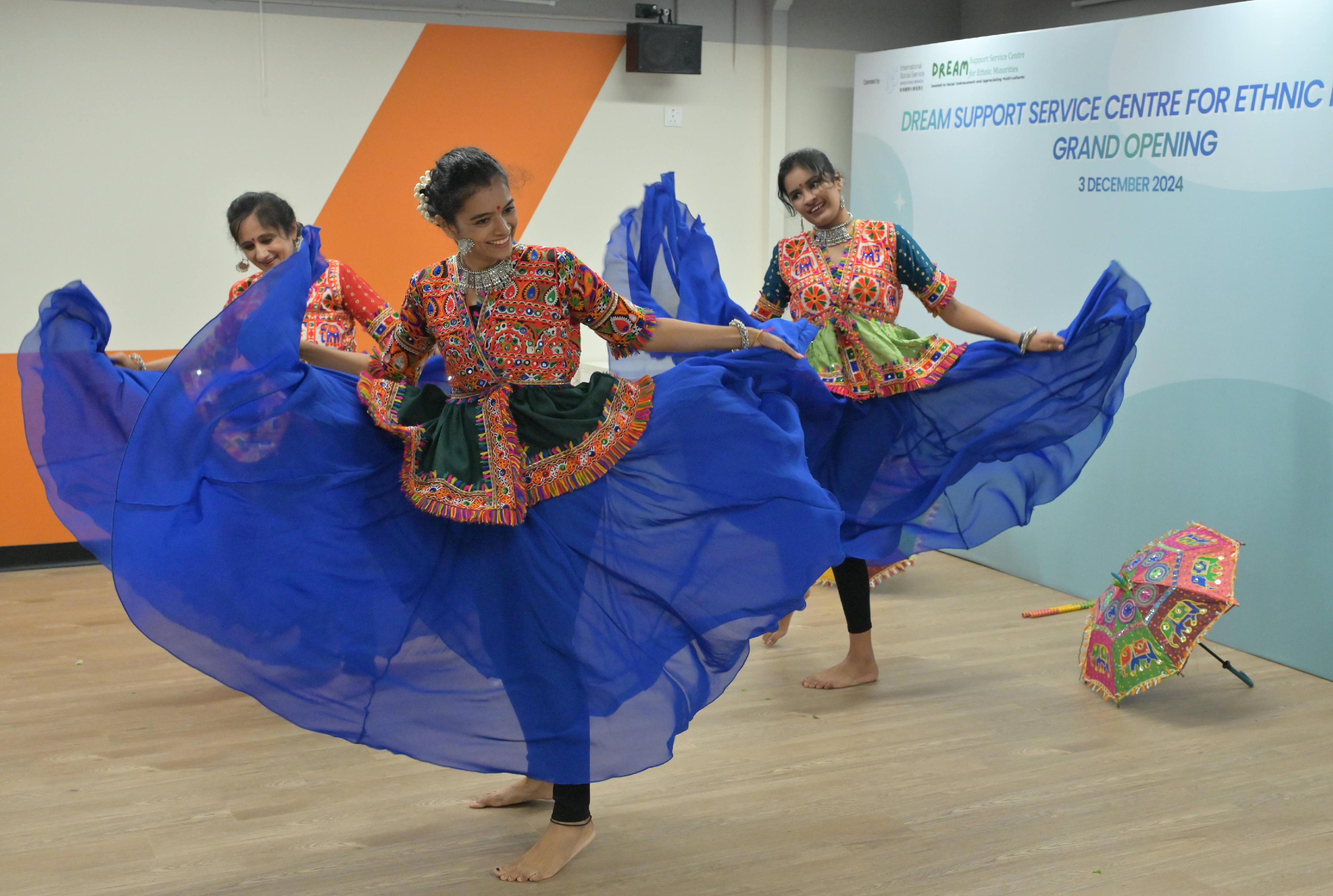 The Chief Secretary for Administration, Mr Chan Kwok-ki, and the Secretary for Home and Youth Affairs, Miss Alice Mak, officiated at the opening ceremony of DREAM Support Service Centre for Ethnic Minorities located in Kowloon City District today (December 3). Photo shows ethnic minorities in a dance performance at the opening ceremony.