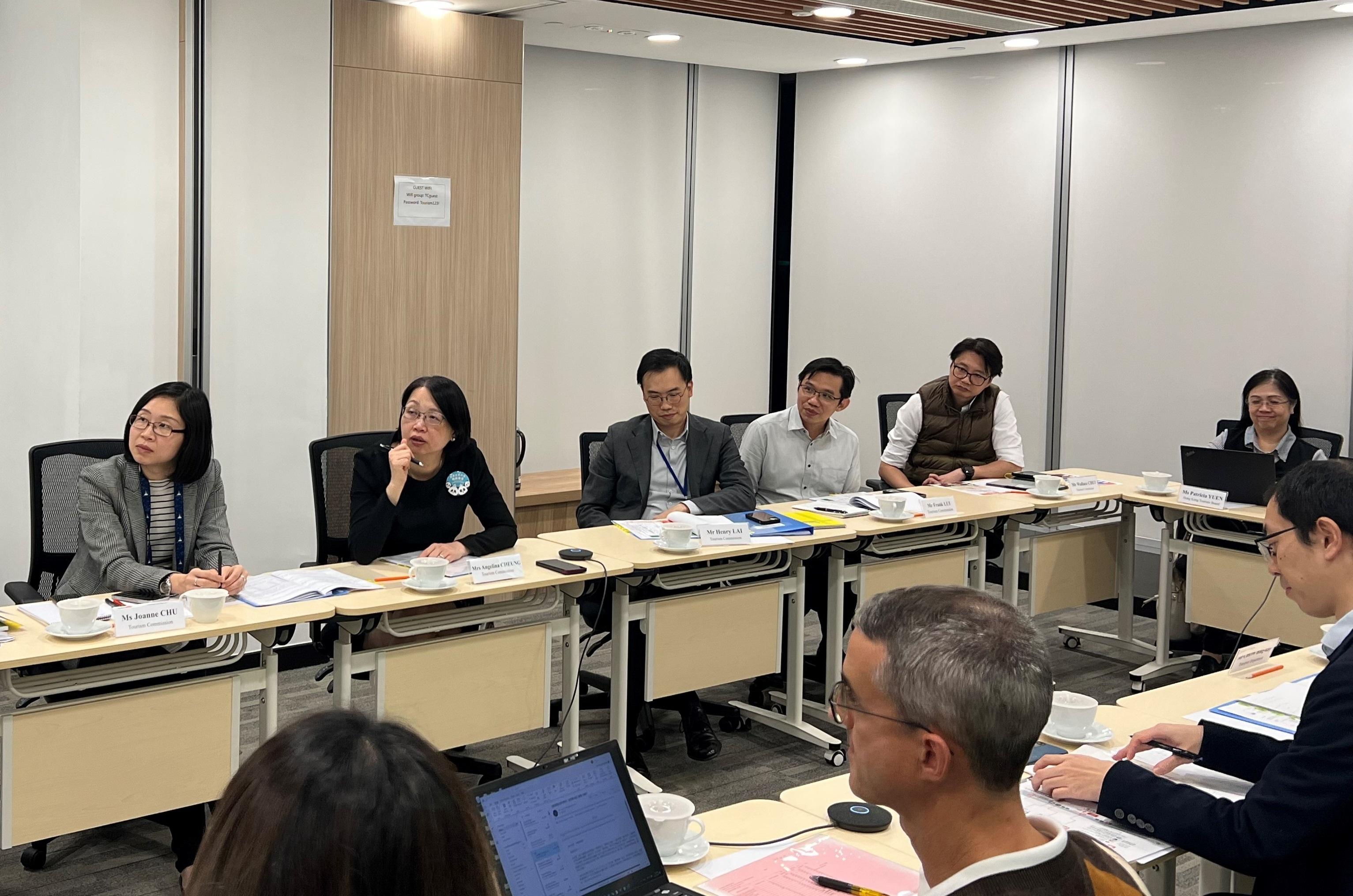 The Commissioner for Tourism, Mrs Angelina Cheung (second left), chaired a meeting yesterday (December 3) to strengthen preparations for receiving mega cruise ships homeporting at the Kai Tak Cruise Terminal in the coming months.
