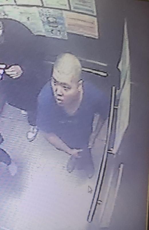 Yeung Wing-shun, aged 36, is about 1.75 metres tall, 80 kilograms in weight and of fat build. He has a round face with yellow complexion and short black hair. He was last seen wearing a dark blue T-shirt, brown shorts and grey slippers.
