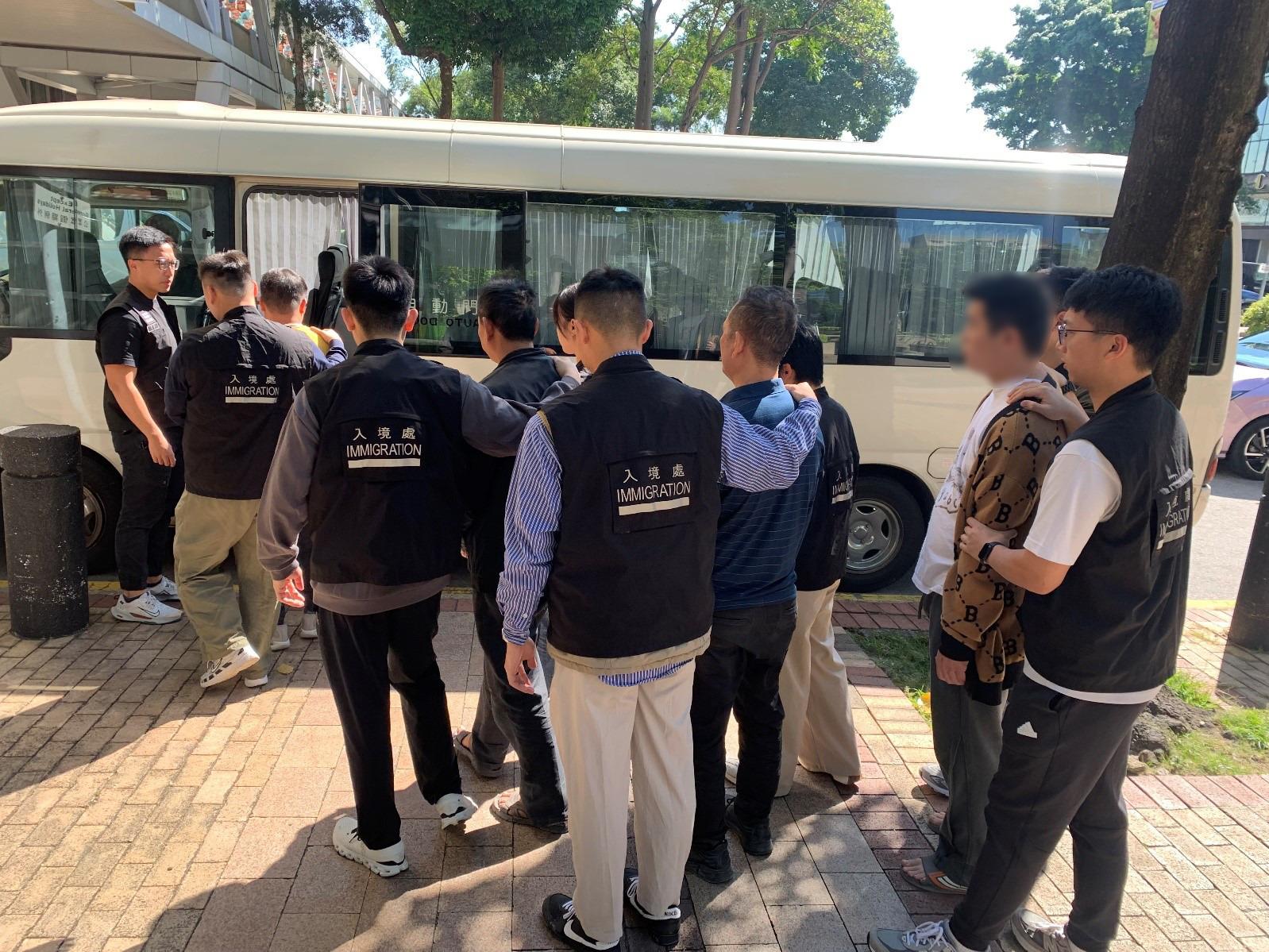 The Immigration Department mounted a series of territory-wide anti-illegal worker operations codenamed "Fastrack" and "Twilight", and a joint operation with the Hong Kong Police Force codenamed "Champion", for four consecutive days from December 2 to yesterday (December 5). Photo shows suspected illegal workers arrested during an operation.