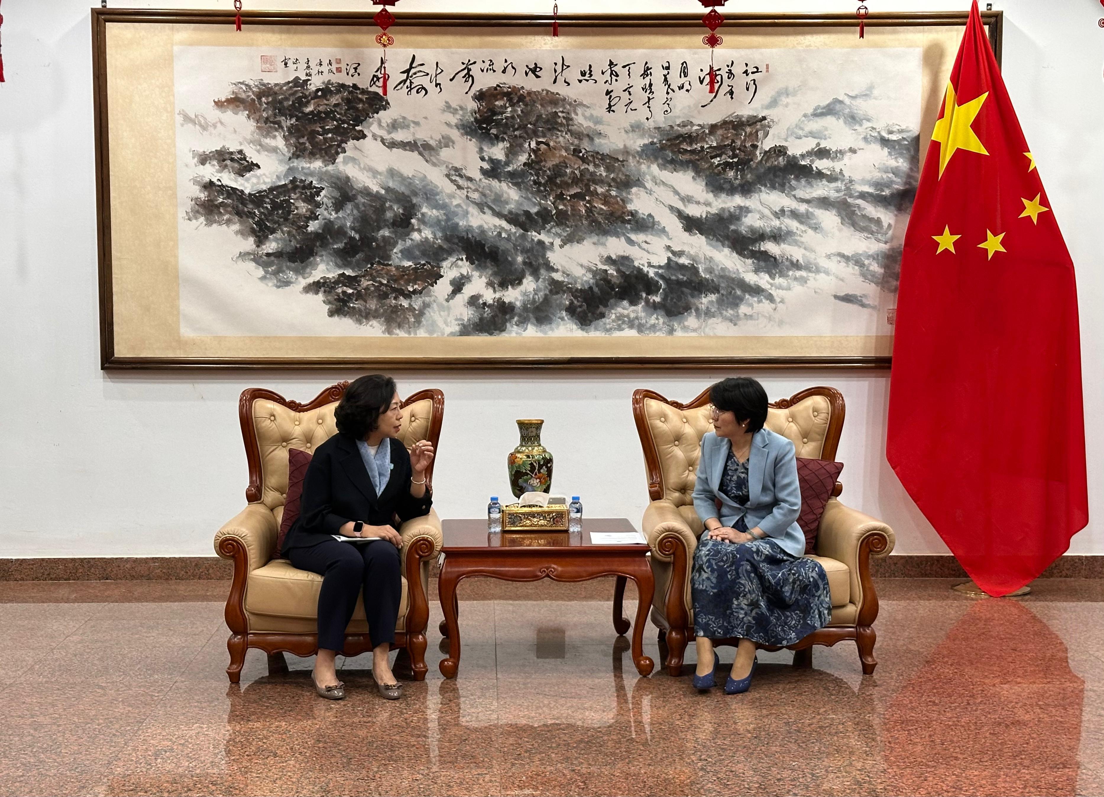 The Secretary for Home and Youth Affairs, Miss Alice Mak, commenced her visit to Laos today (December 10). Photo shows Miss Mak (left) meeting with the Ambassador Extraordinary and Plenipotentiary of the People's Republic of China to the Lao People's Democratic Republic, Ms Fang Hong (right), to exchange views on matters related to promoting youth development.

