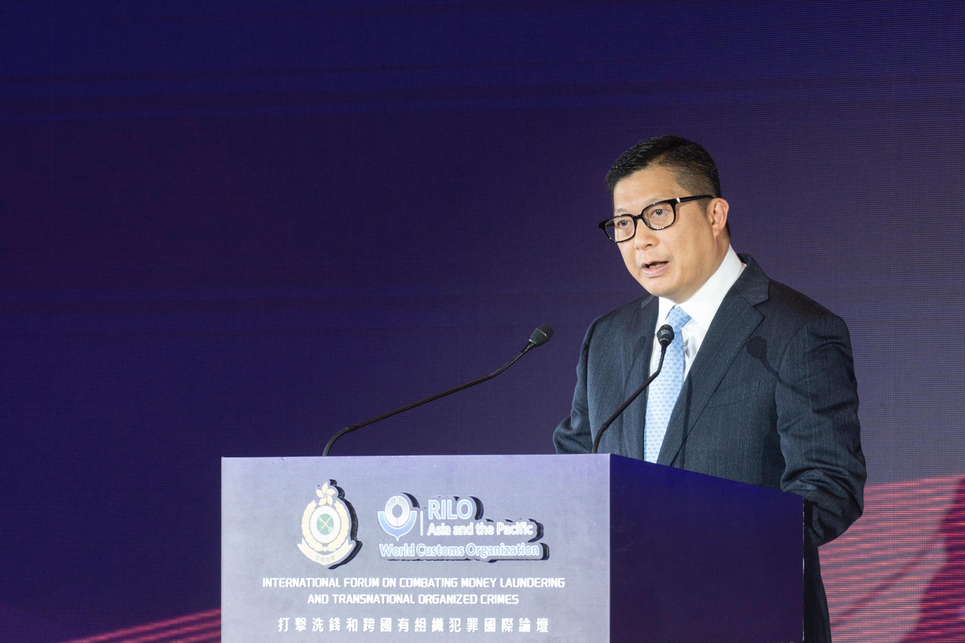 Hong Kong Customs and the Regional Intelligence Liaison Office for Asia and the Pacific today (December 10) hosted a three-day International Forum on Combating Money Laundering and Transnational Organized Crimes. Photo shows the Secretary for Security, Mr Tang Ping-keung, delivering a keynote speech at the forum.