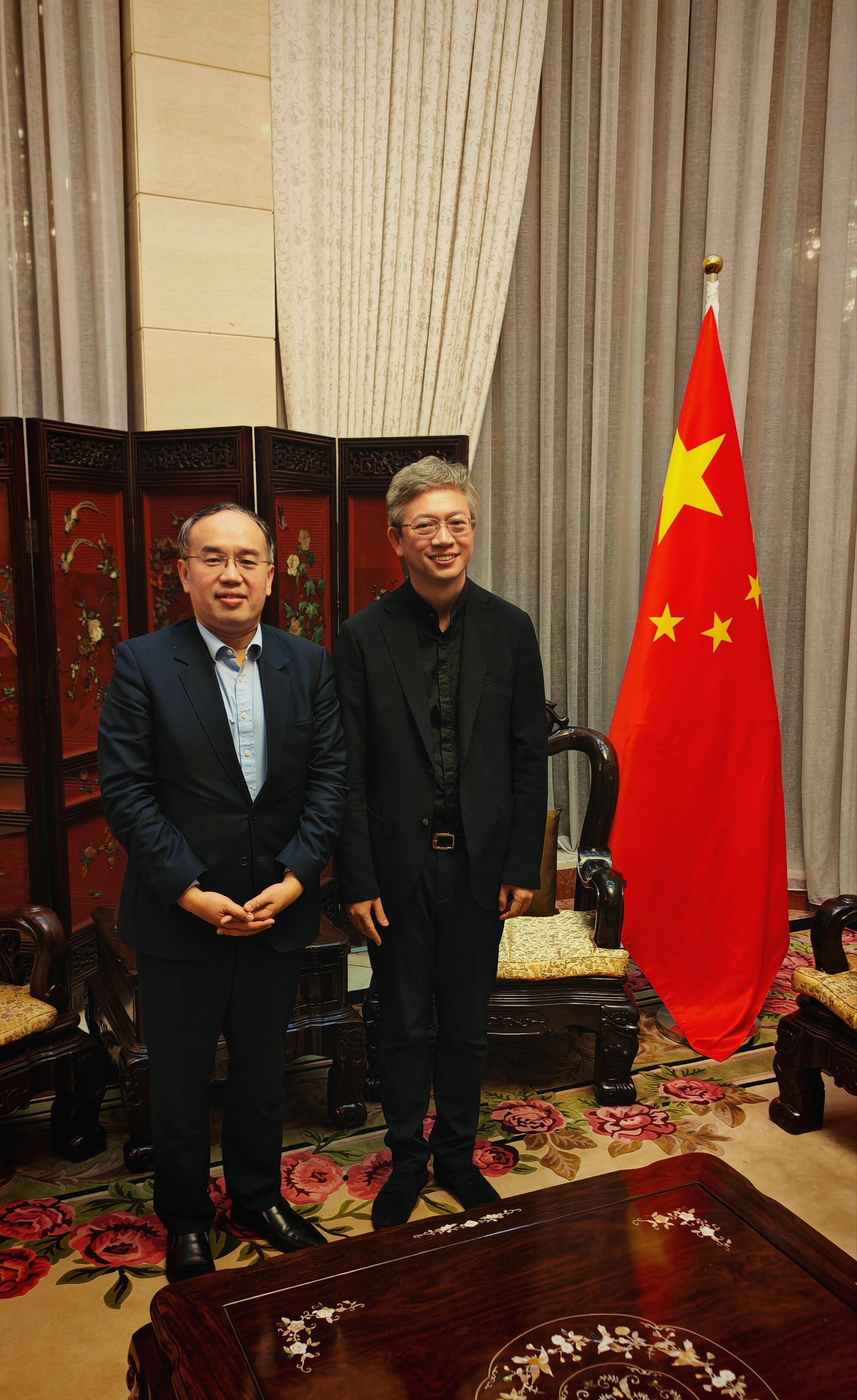 The Secretary for Financial Services and the Treasury, Mr Christopher Hui (left), called on the Chinese Ambassador to Indonesia, Mr Wang Lutong (right), in Jakarta, Indonesia, yesterday (December 12).