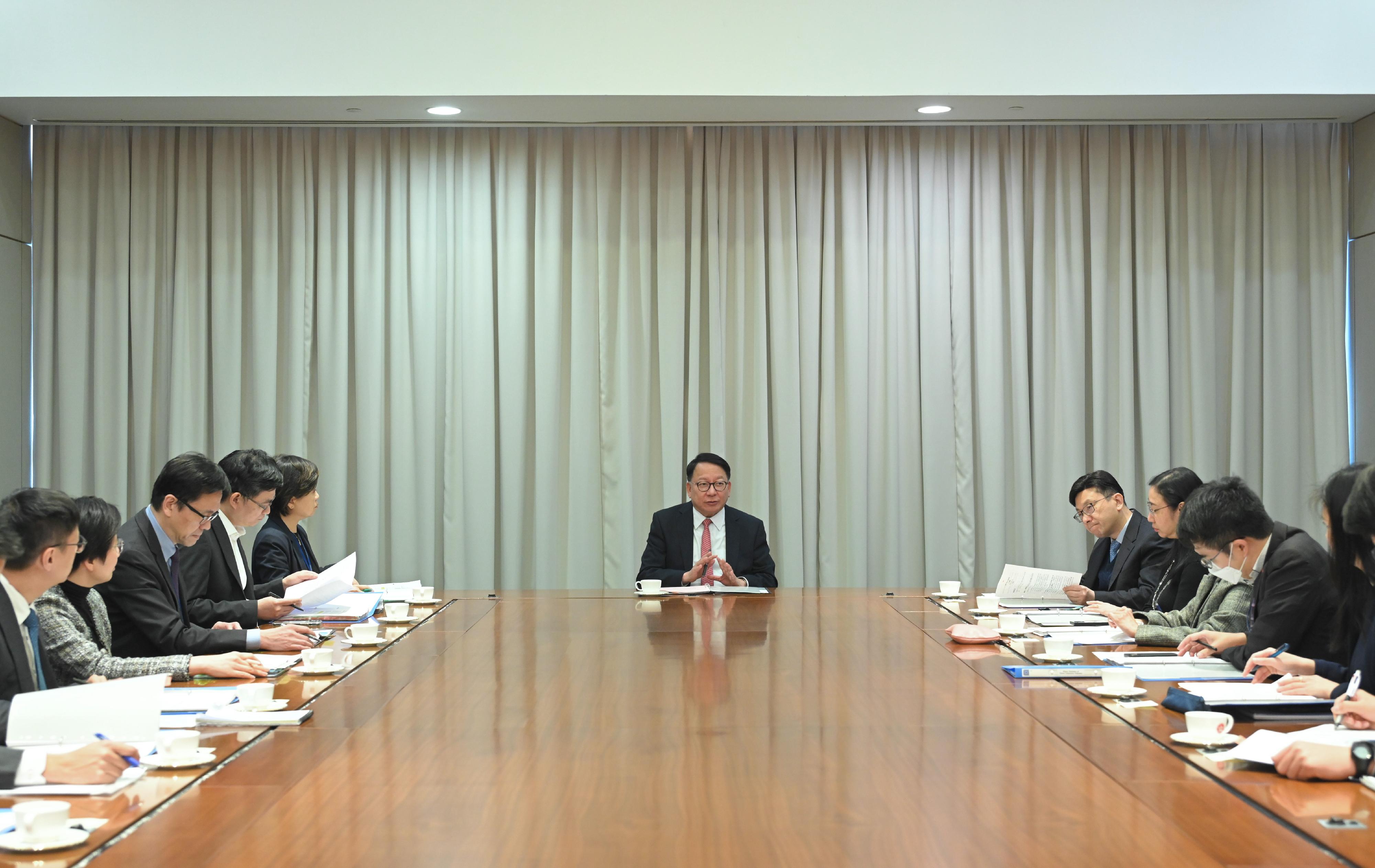 The Chief Secretary for Administration, Mr Chan Kwok-ki (centre), chaired the first meeting of the Committee on Education, Technology and Talents today (December 13). The Secretary for Education, Dr Choi Yuk-lin (fifth left); the Secretary for Innovation, Technology and Industry, Professor Sun Dong (third left); and the Secretary for Labour and Welfare, Mr Chris Sun (fifth right), also attended.