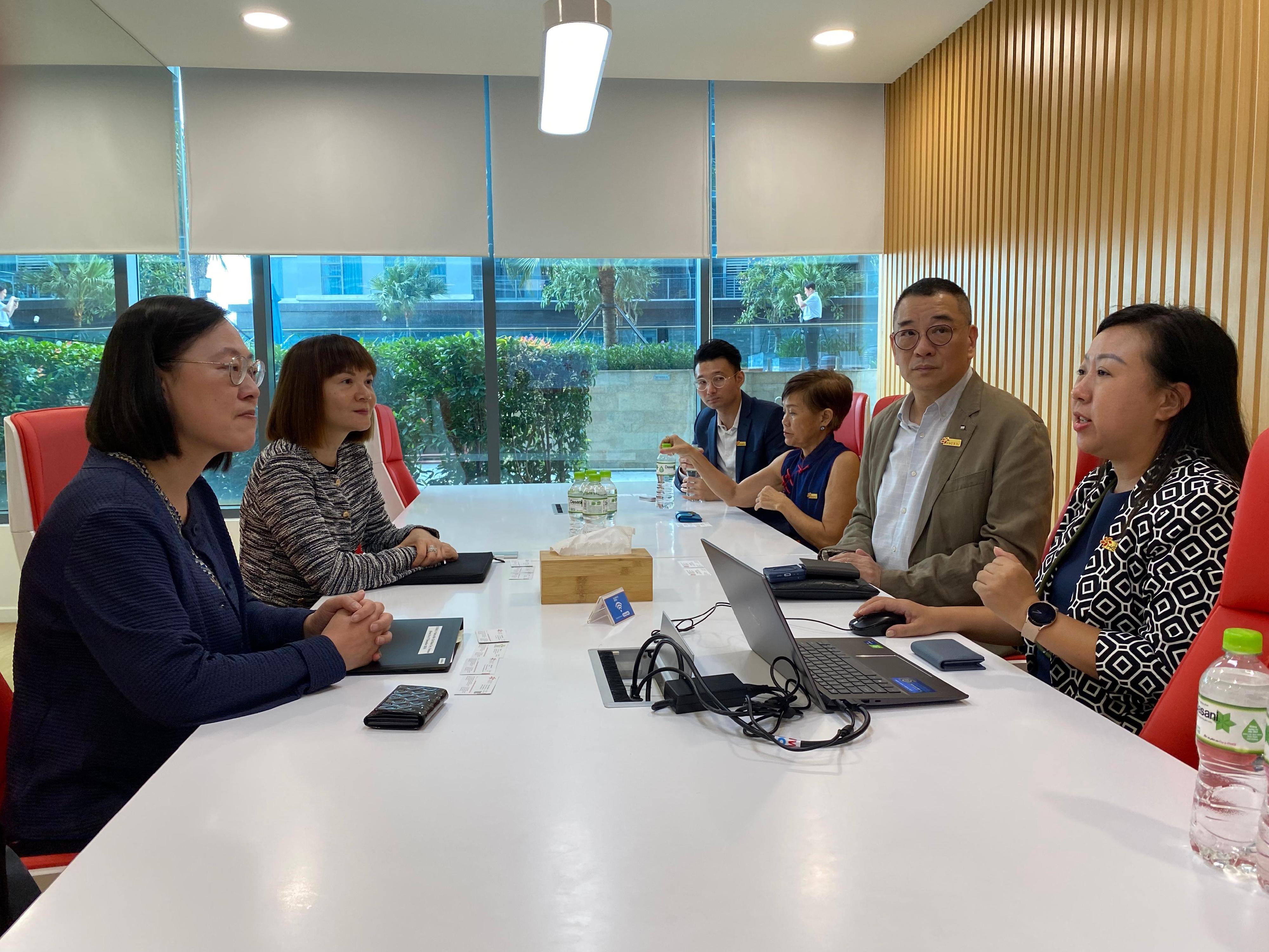 The Commissioner for the Development of the Guangdong-Hong Kong-Macao Greater Bay Area, Ms Maisie Chan (second left), met with senior representatives of the Hong Kong Business Association Vietnam today (December 16), to learn about the latest developments in Vietnam and to promote to business leaders and senior executives how Hong Kong, as a core city of the GBA, can help Vietnamese enterprises seize the enormous opportunities brought about by GBA development.