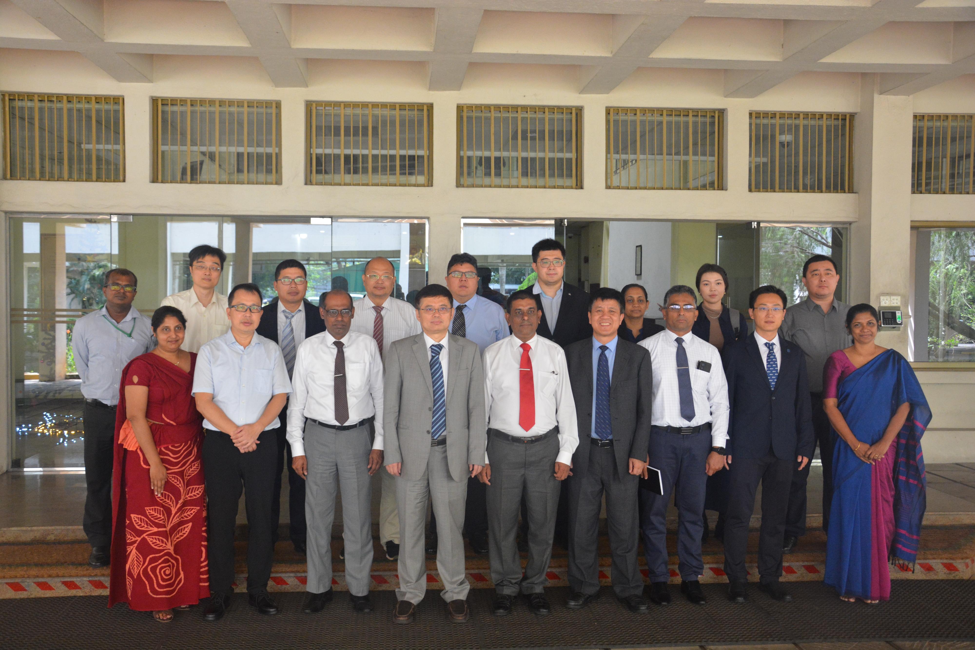 An Environmental Protection Department (EPD) delegation today (December 17) attended the International Symposium on Climate-Resilient Water Supply organised under the Belt and Road (B&R) Initiative in Sri Lanka to share Hong Kong's water environment management technology and experience with Indian Ocean countries. Photo shows the EPD delegation with representatives from the Central Environmental Authority, the Ministry of Environment of Sri Lanka, and the China-Sri Lanka Joint Research and Demonstration Centre for Water Technology.