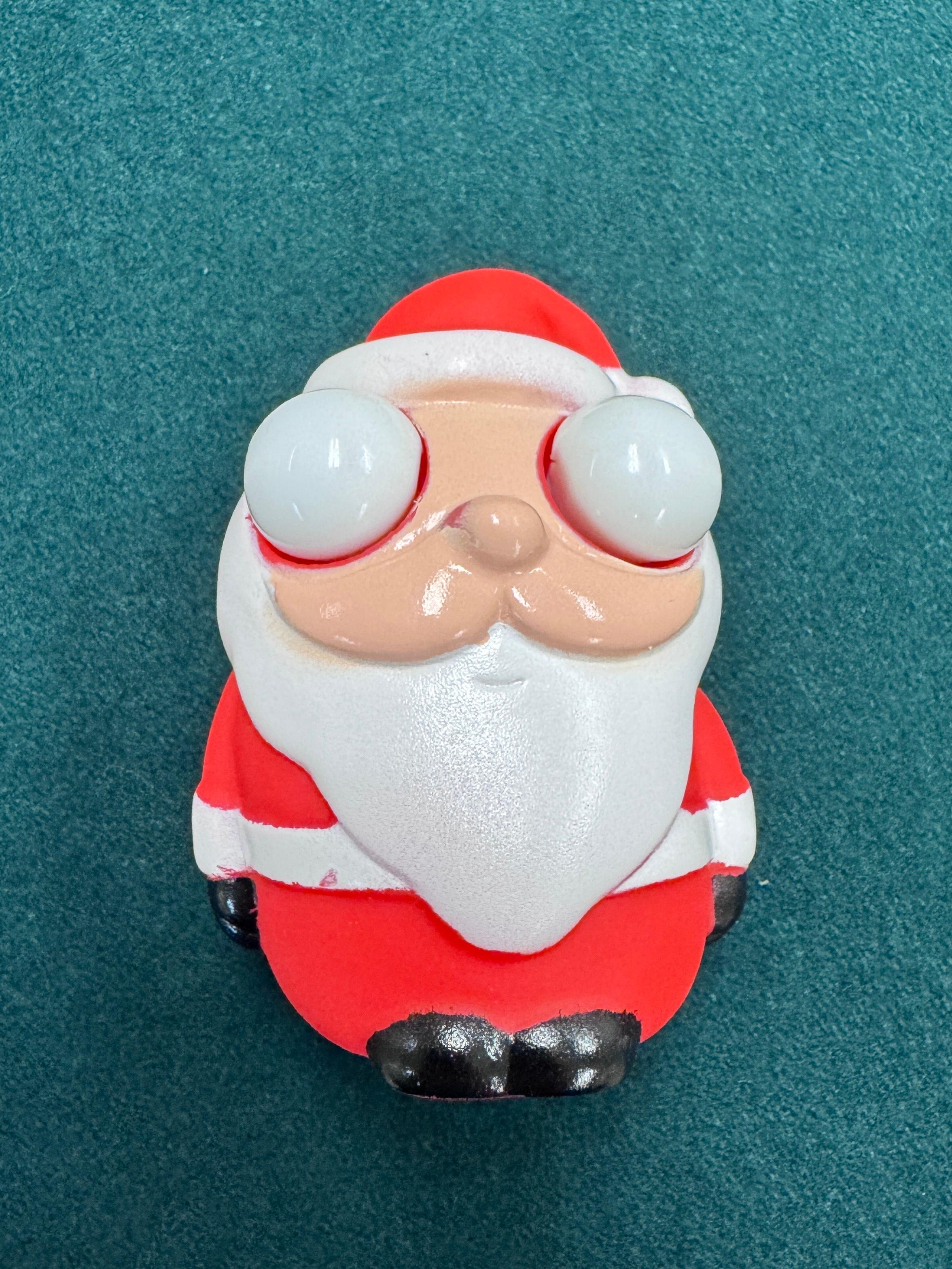 Hong Kong Customs today (December 18) reminded members of the public to stay alert to an unsafe Christmas squeeze toy. Test results indicated that the eye component of the toy may detach and pose suffocation risks to children. Photo shows the unsafe Christmas squeeze toy concerned.