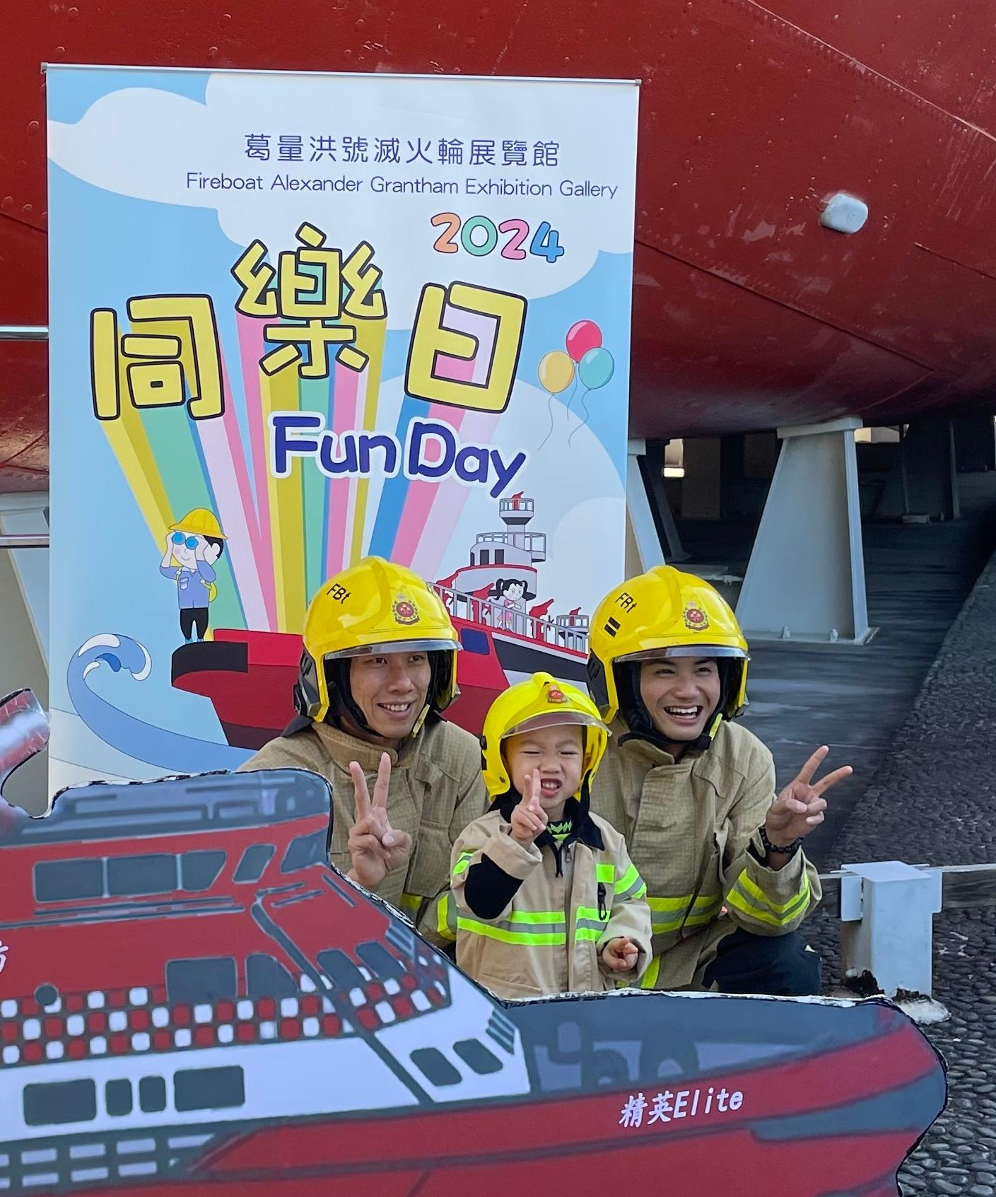 Muse Fest HK 2024 launched by the Leisure and Cultural Services Department (LCSD) in November has successfully concluded, attracting more than 630,000 people to participate in more than 70 delightful programmes organised by the LCSD museums and art spaces. Photo shows the fun day at the Fireboat Alexander Grantham Exhibition Gallery, which was popular among both children and adults.