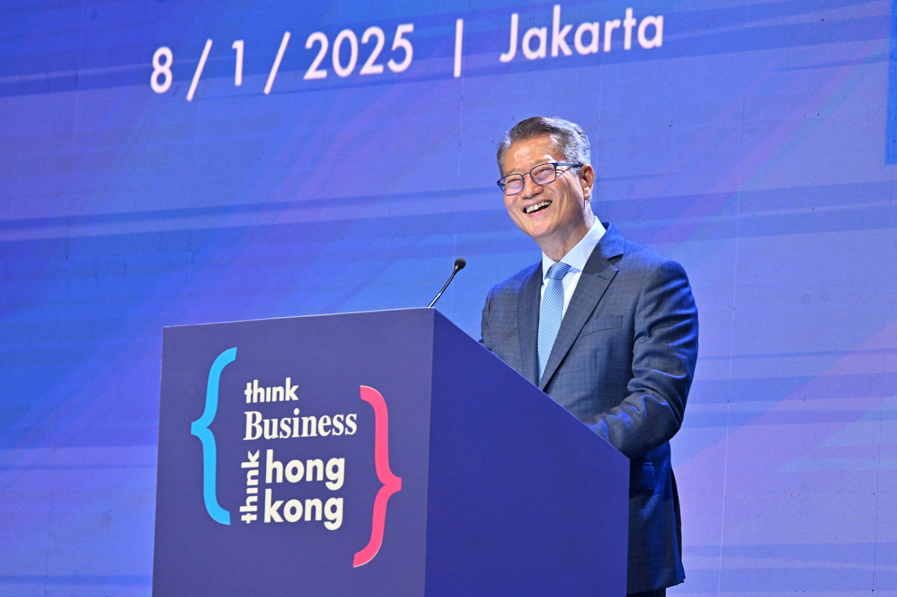 The Financial Secretary, Mr Paul Chan, attends the Hong Kong Dinner organised by the Hong Kong Trade Development Council in Jakarta, Indonesia, today (January 8, Jakarta time) and delivers a speech.