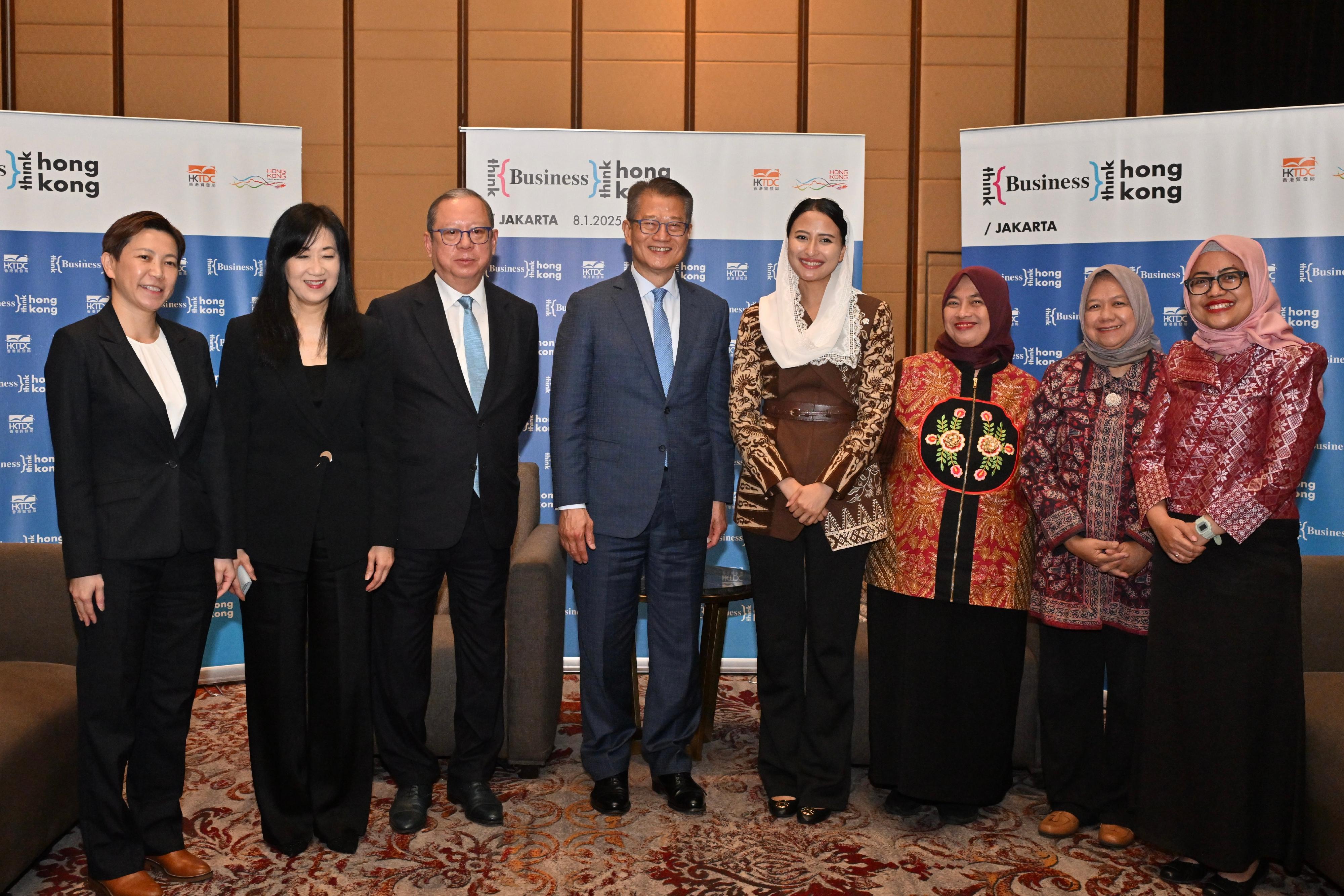 The Financial Secretary, Mr Paul Chan (fourth left), and the Chairman of the Hong Kong Trade Development Council, Dr Peter Lam (third left), meet with the Deputy Minister of Trade of Indonesia, Ms Dyah Roro Esti Widya Putri (fourth right), in Jakarta, Indonesia,on January 8 (Jakarta time).