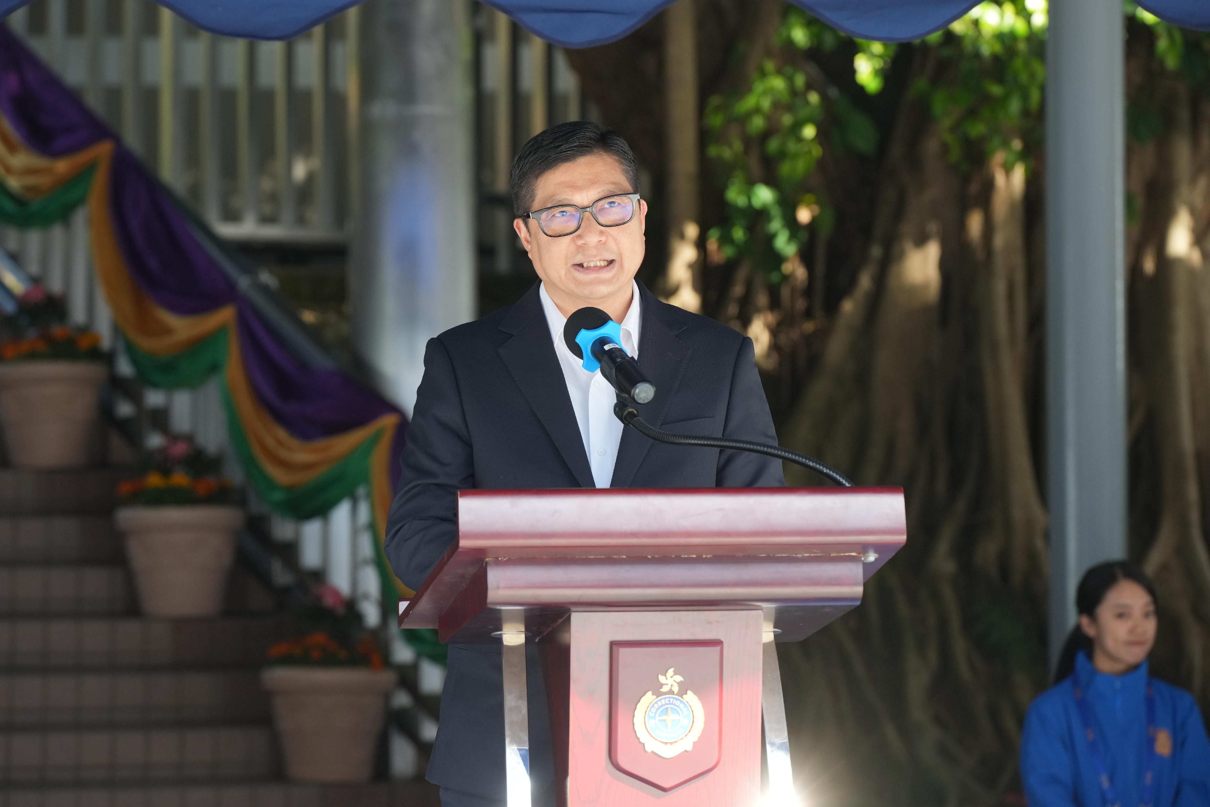 The first Greater Bay Area Correctional Services Tactical Skills Competition organised by the Correctional Services Department kicked off today (January 13), with the participation of over 100 correctional officers from the Mainland, Macao and Hong Kong. Photo shows the Secretary for Security, Mr Tang Ping-keung, delivering a speech at the opening ceremony.