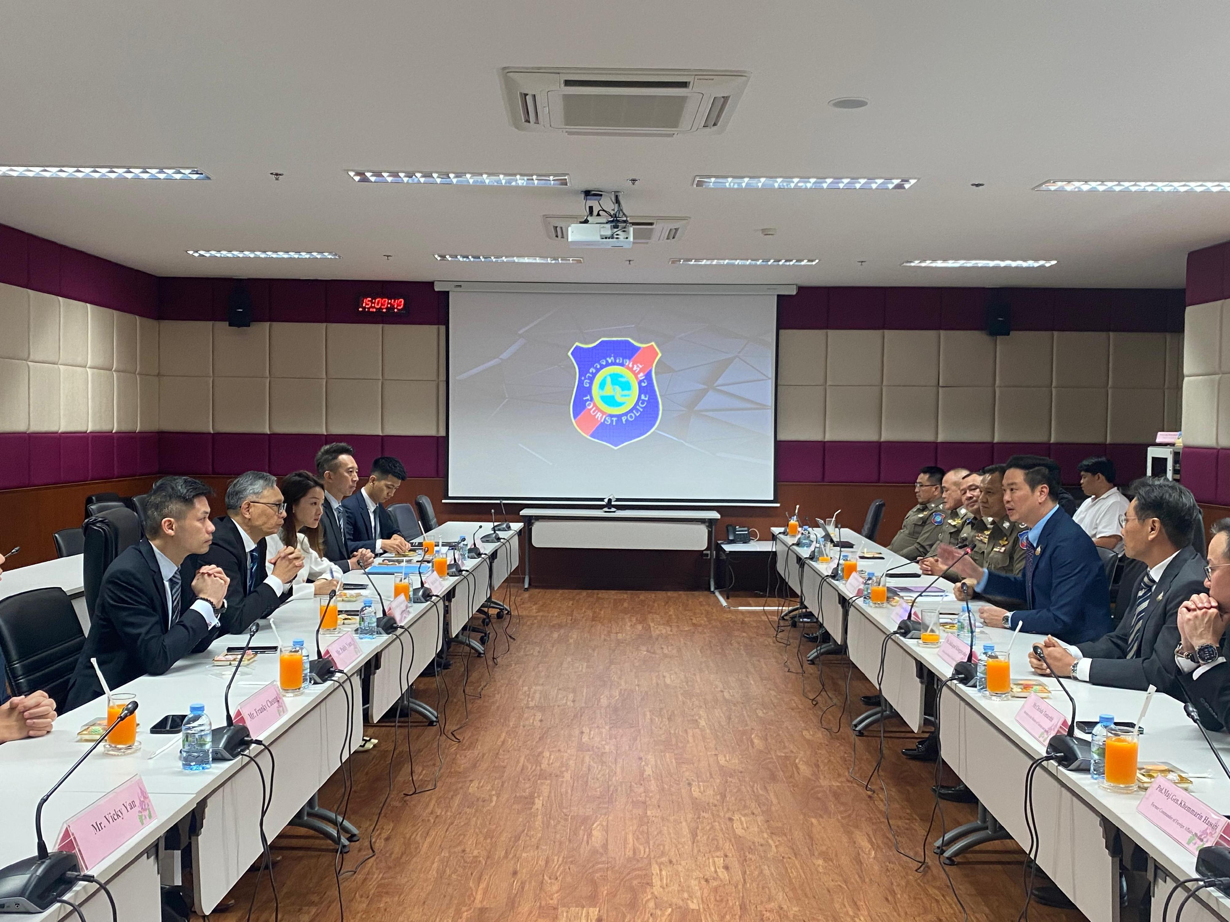 The Under Secretary for Security, Mr Michael Cheuk, and members of the dedicated task force from the Hong Kong Police Force and the Immigration Department today (January 14) continued their itinerary in Thailand to follow up on cases of Hong Kong residents suspected of being lured to Southeast Asian countries and detained to engage in illegal work. Photo shows Mr Cheuk (second left) meeting with Thailand's Vice Minister For Tourism and Sports, Mr Jakkaphon Tangsutthitham (second right), and the Commissioner of the Tourist Police Bureau, Mr Saksira Pheuak-um (third right), to learn about the latest measures of the authorities to protect tourists.