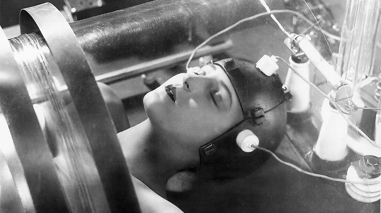 The Film Programmes Office of the Leisure and Cultural Services Department will present the programme "Sound of Film" on February 22 and 23 at the Cultural Activities Hall of Tsuen Wan Town Hall. A selection of excerpts from the classic silent film "Metropolis" (1927) will be screened, accompanied by musicians and foley artists who will perform newly composed live music and create live sound effects in sync with the visuals and narrative. Photo shows a film still of "Metropolis".