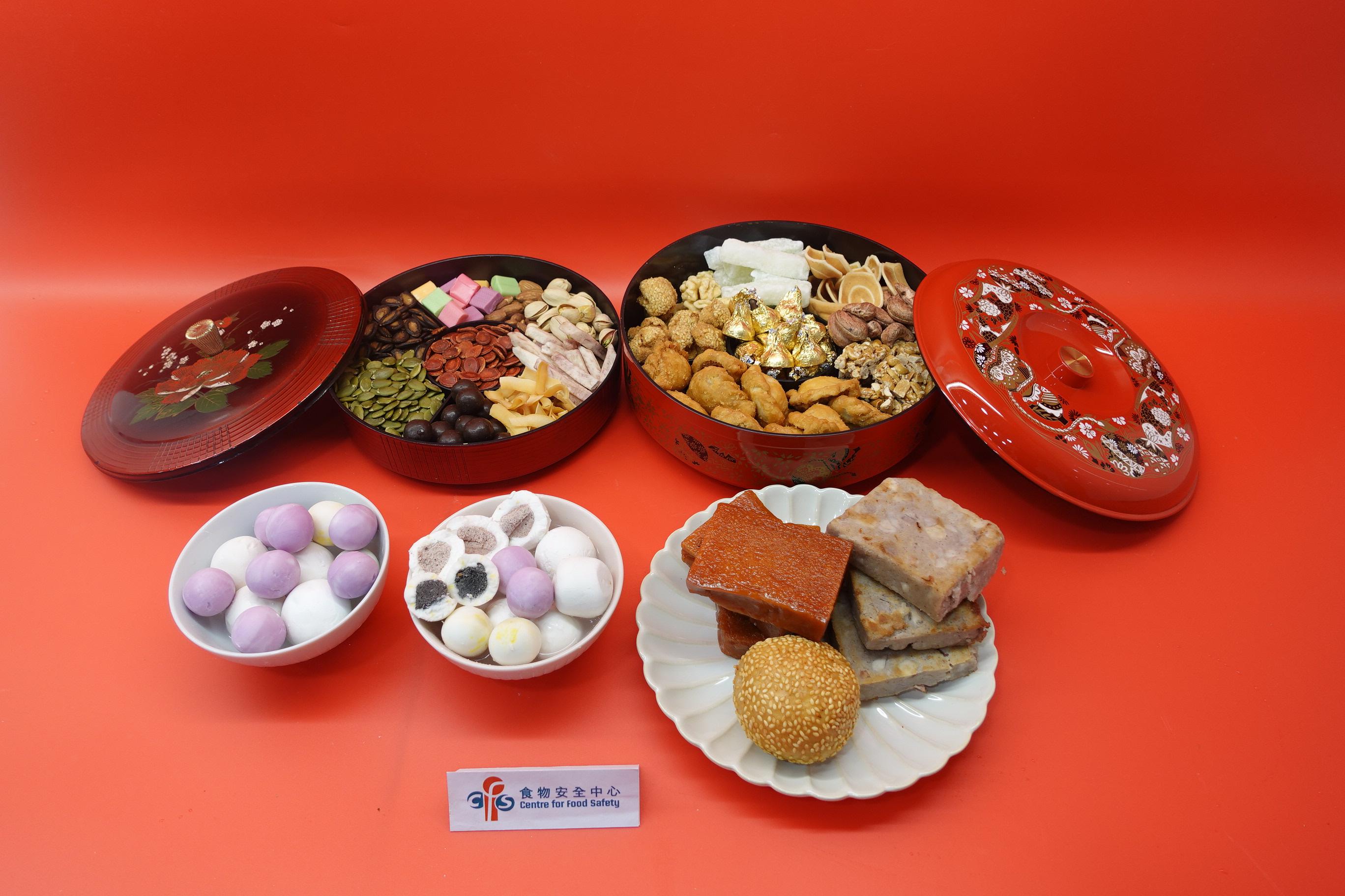 The Centre for Food Safety of the Food and Environmental Hygiene Department today (January 15) announced the test results of the seasonal food surveillance project on Lunar New Year food (first phase). Around 760 samples tested were satisfactory except for three samples that were announced earlier.