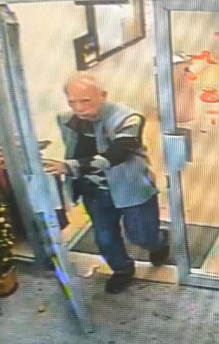 Wong Hau-pong, aged 89, is about 1.56 metres tall, 59 kilograms in weight and of thin build. He has a pointed face with yellow complexion and short grey and white hair. He was last seen wearing a grey vest jacket, grey and black long-sleeved shirt, dark blue trousers and black sport shoes.