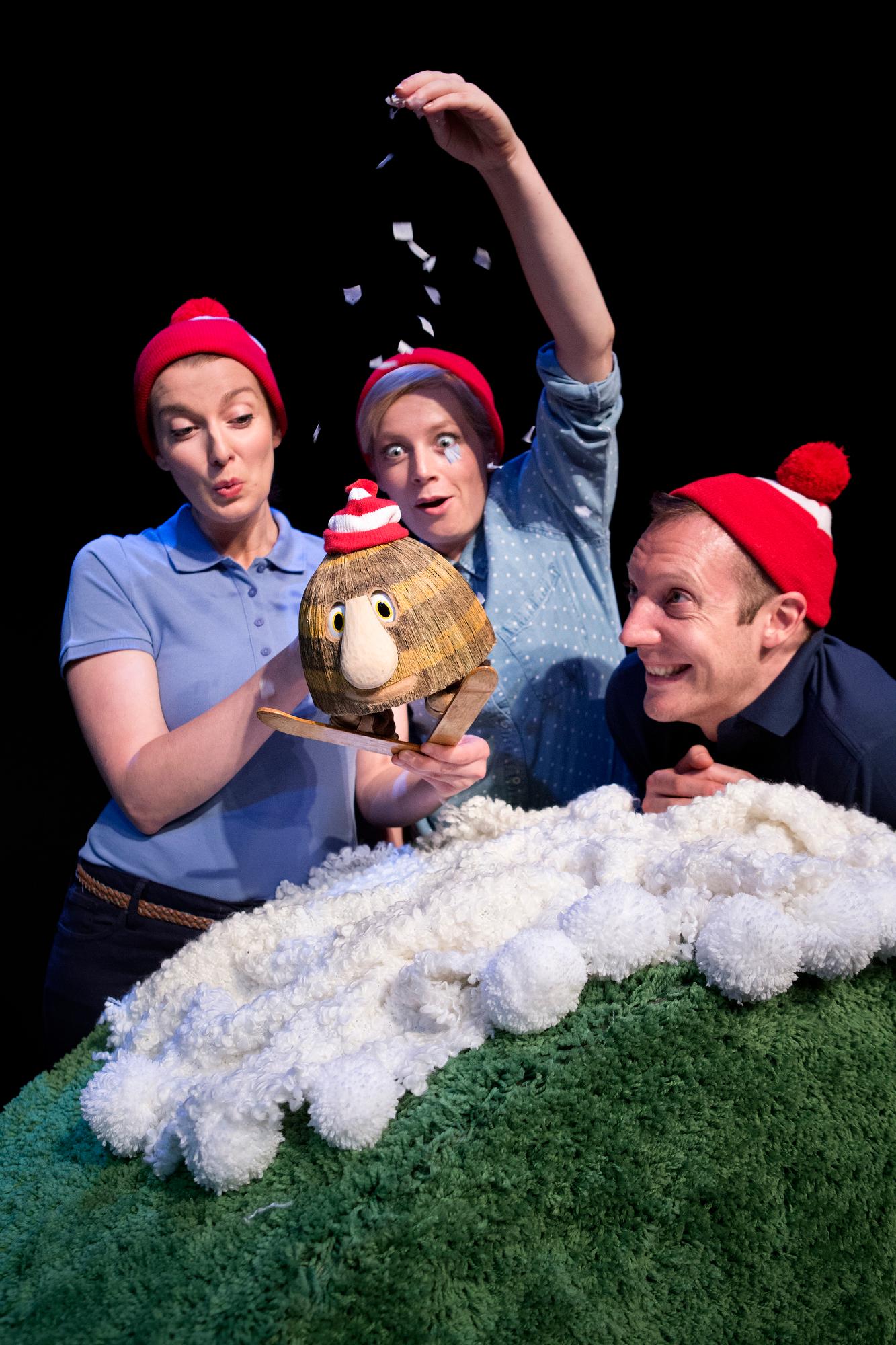 The Leisure and Cultural Services Department has invited Australia's Windmill Theatre Company to return to Hong Kong after a hiatus of 10 years with puppetry show "Grug and the Rainbow" in this year's "Cheers!" Series. Photo shows a scene from "Grug and the Rainbow". (Source of photo: Shane Reid)
