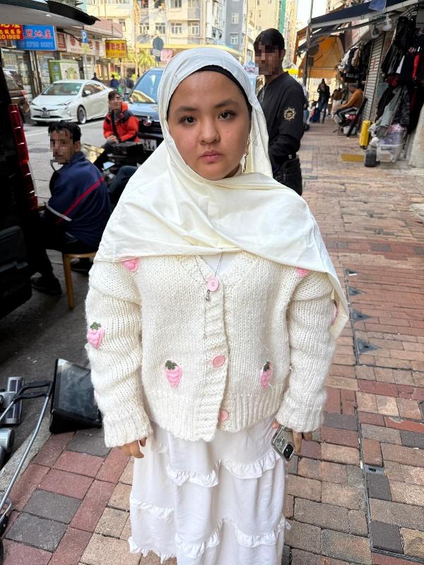 Pun Ruth Elizabeth Guillergan, aged 15, is about 1.52 metres tall, around 63 kilograms in weight and of fat build. She has a round face with yellow complexion and long black hair. She was last seen wearing a white jacket, a white dress and a white headscarf.
