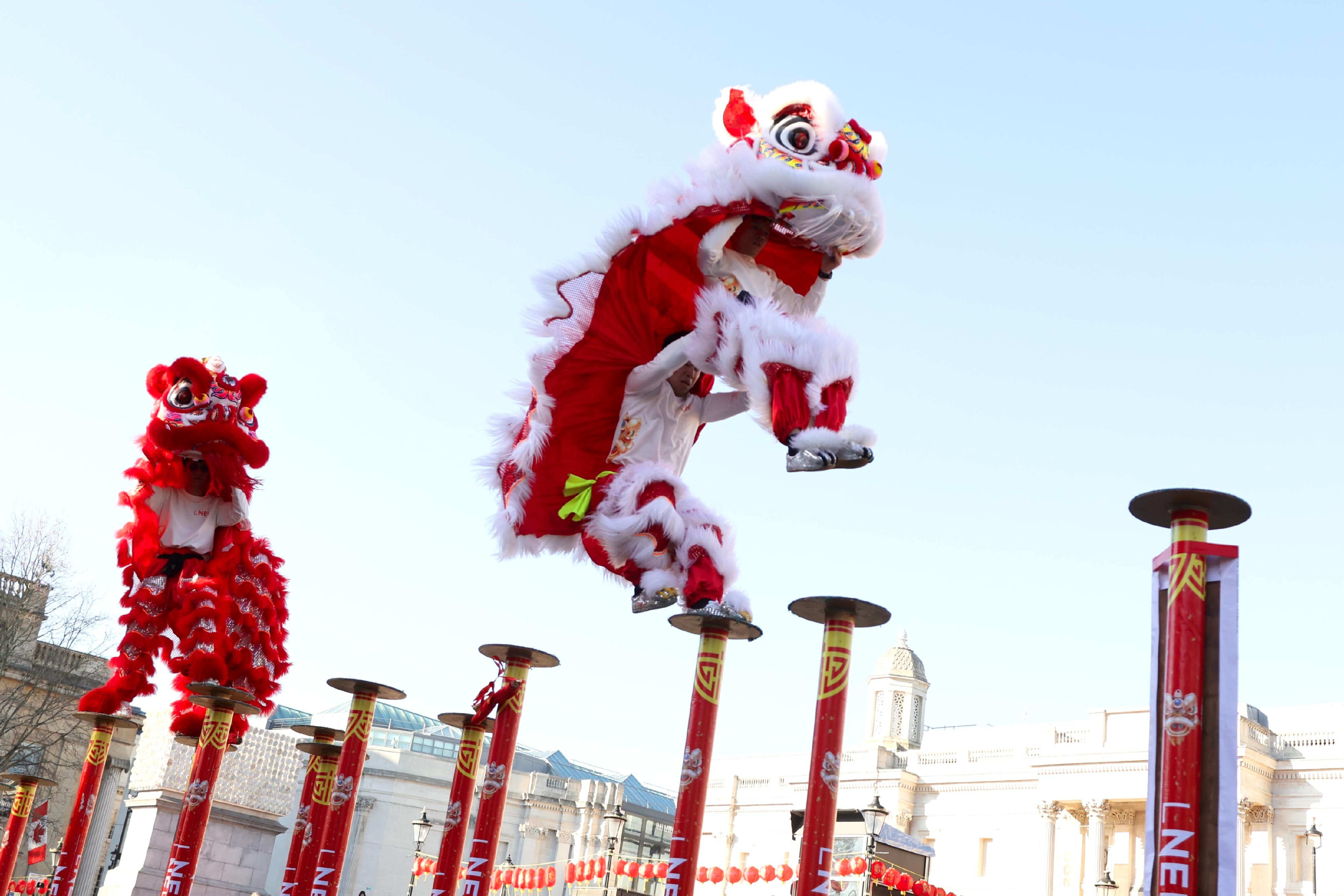 The Hong Kong Economic and Trade Office, London greeted the Year of the Snake in the United Kingdom by supporting a large-scale London Chinatown celebration at Trafalgar Square, Chinatown, and Charing Cross Road in London on February 2. Photo shows the lion dance performance at Trafalgar Square.