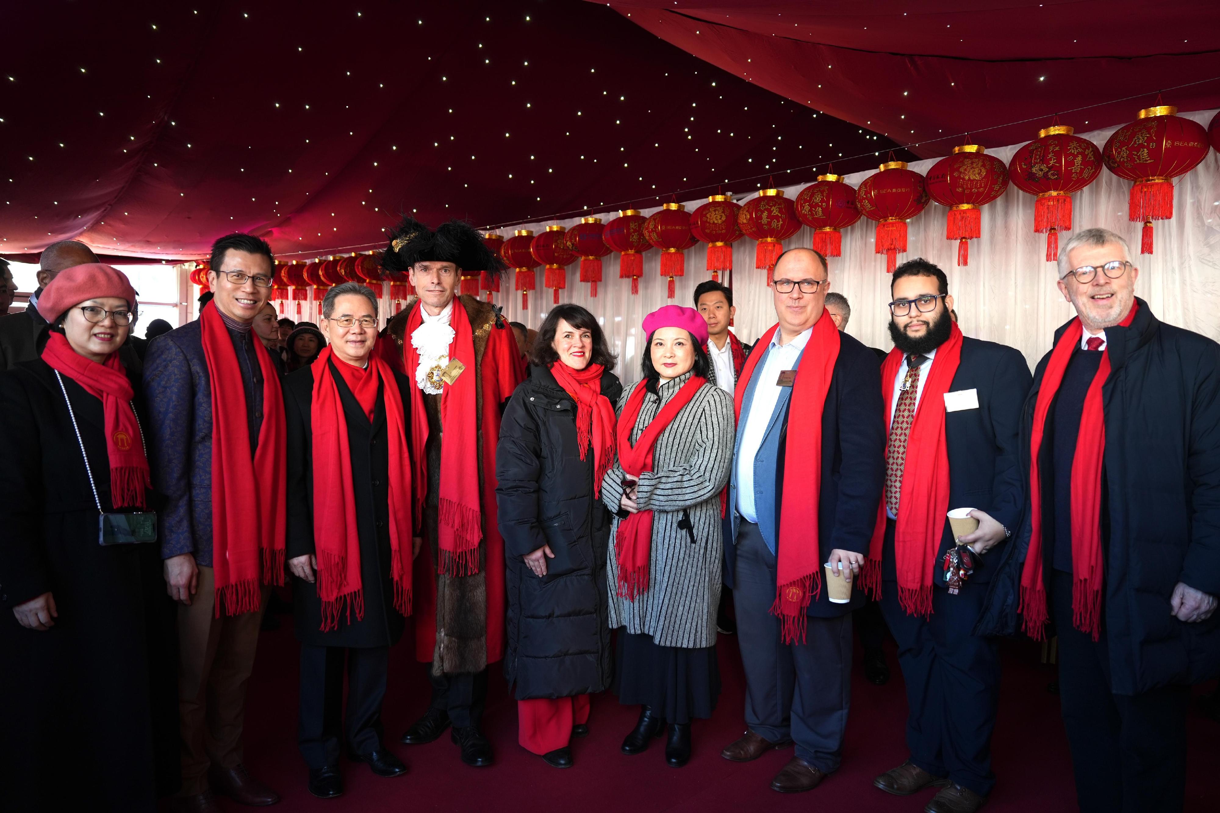 The Hong Kong Economic and Trade Office, London (London ETO) greeted the Year of the Snake in the United Kingdom (UK) by supporting a large-scale London Chinatown celebration at Trafalgar Square, Chinatown, and Charing Cross Road in London on February 2. Photo shows (from second left) the Director-General of the London ETO, Mr Gilford Law; the Chinese Ambassador to the UK, Mr Zheng Zeguang; the Lord Mayor of Westminster, Councillor Robert Rigby; Member of Parliament for the Cities of London and Westminster, Ms Rachel Blake and other guests at the celebration.