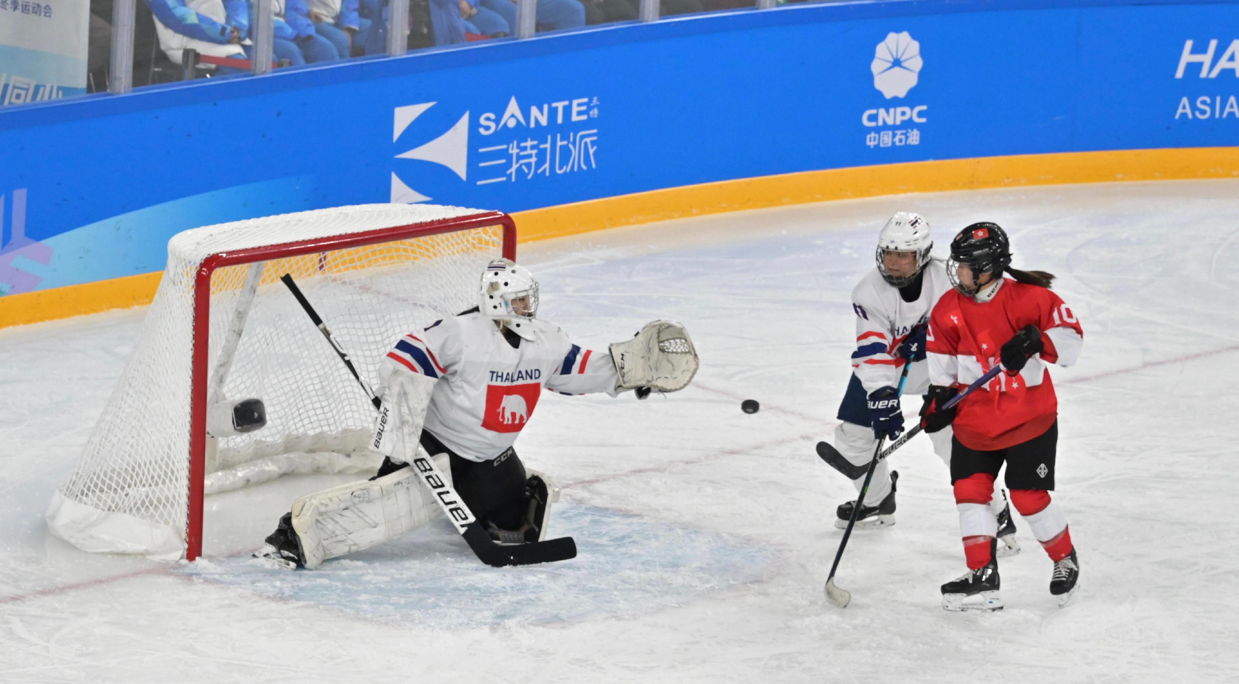 The Chief Executive, Mr John Lee, continued his visit programme in Harbin today (February 8). Photo shows a Hong Kong athlete (first right) competing in a women's ice hockey competition at the 9th Asian Winter Games Harbin 2025.