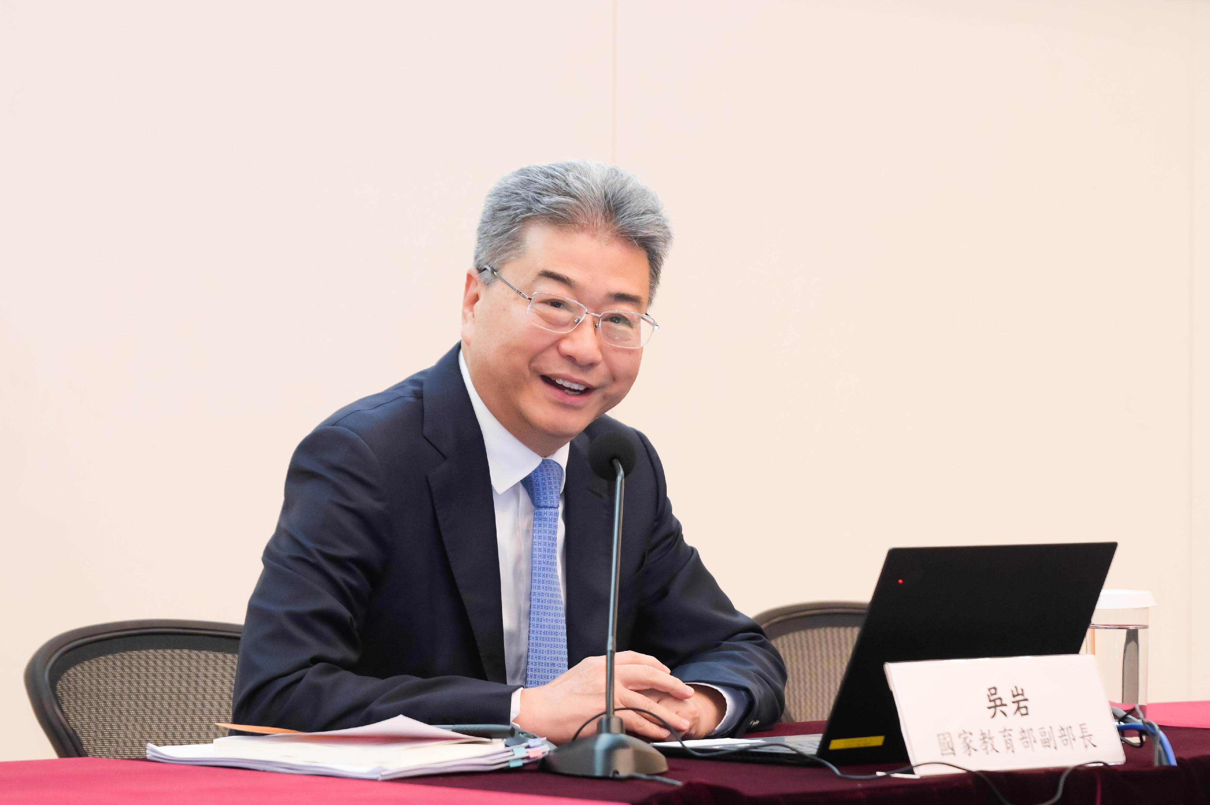 The Hong Kong Special Administrative Region Government today (February 12) held a seminar on the 2024-2035 master plan on building China into a leading country in education at the Central Government Offices. Vice Minister of Education Mr Wu Yan was invited to deliver a keynote speech to enable the political and education sectors to obtain a deeper understanding of the significance of the master plan.