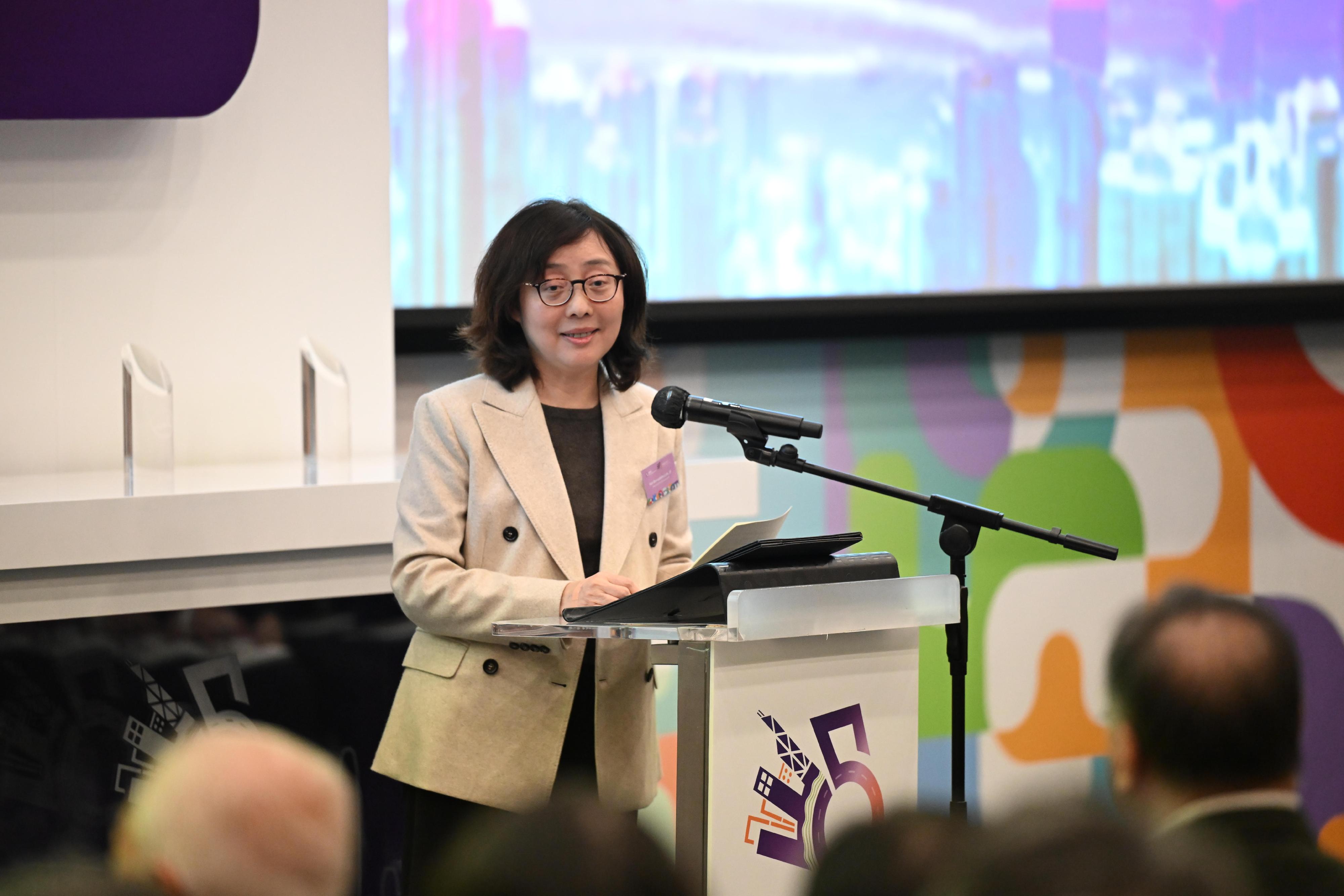 The Secretary for Development, Ms Bernadette Linn, speaks at the Planning Department 35th Anniversary Opening Ceremony today (February 12).
